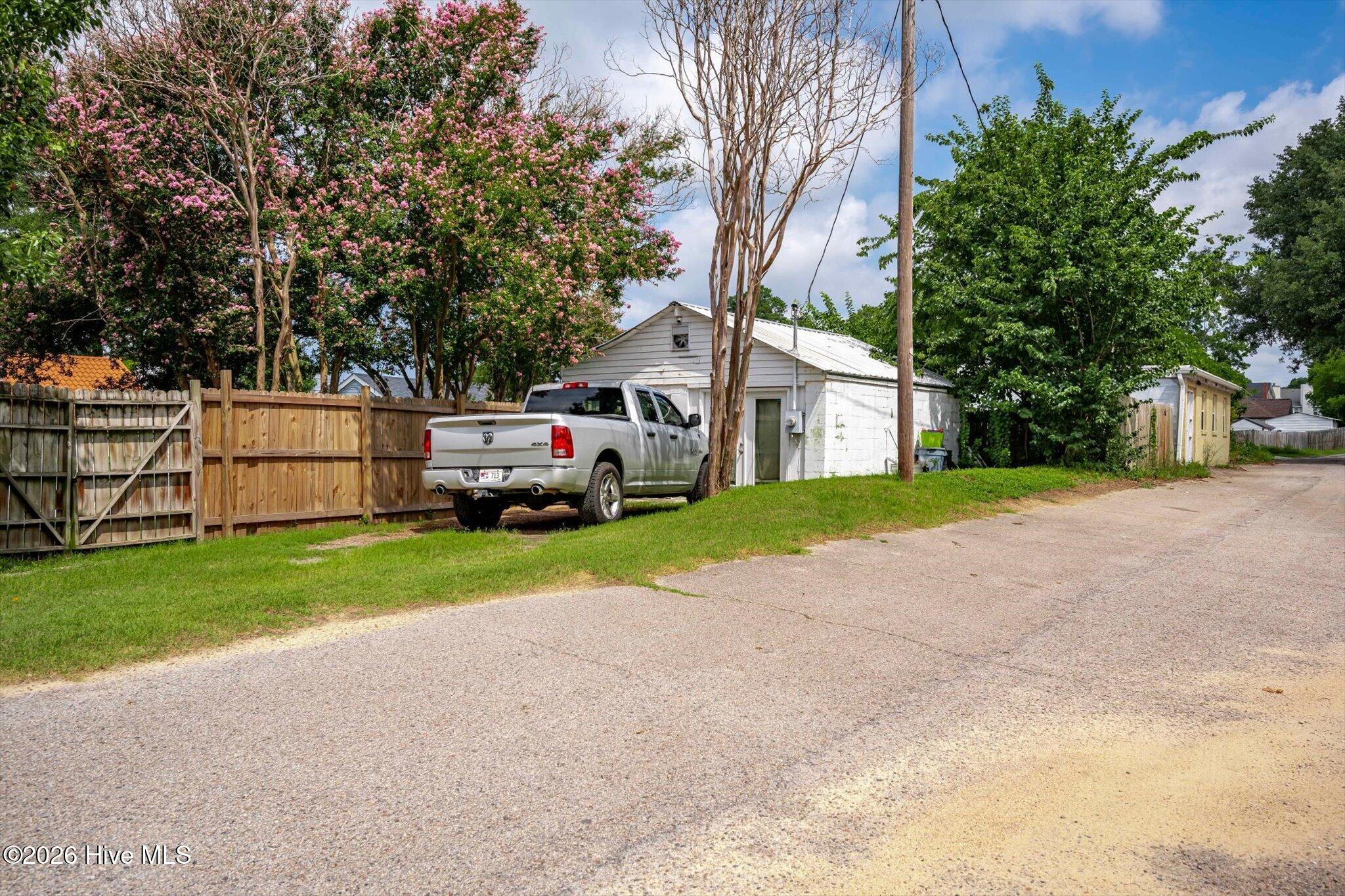 1005 West Avenue Property Photo 31