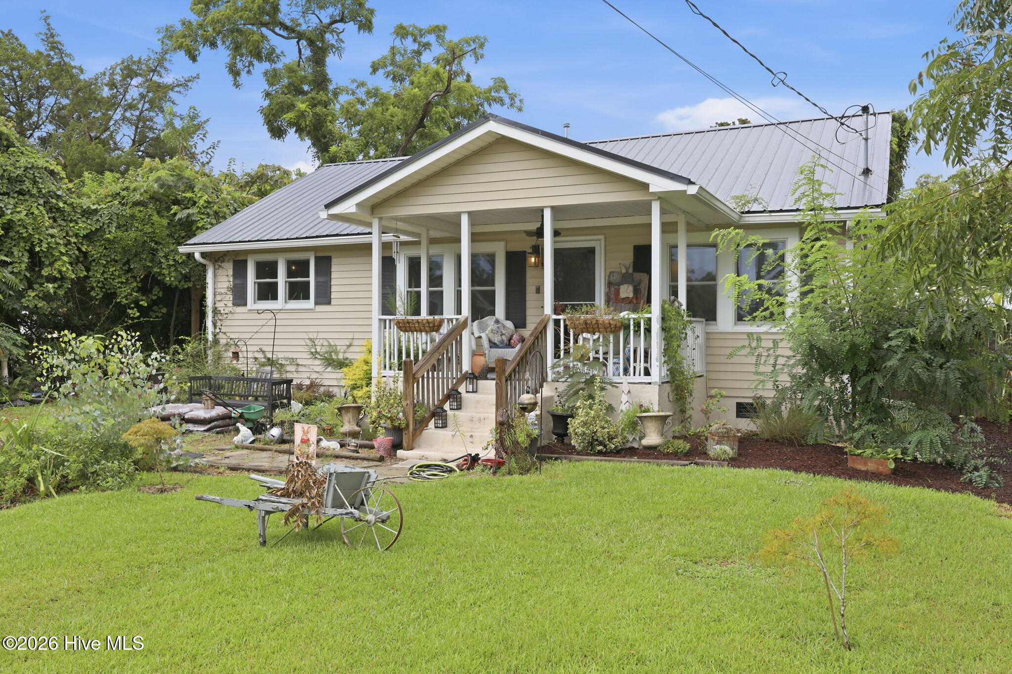 102 Ellington Street Property Photo 1