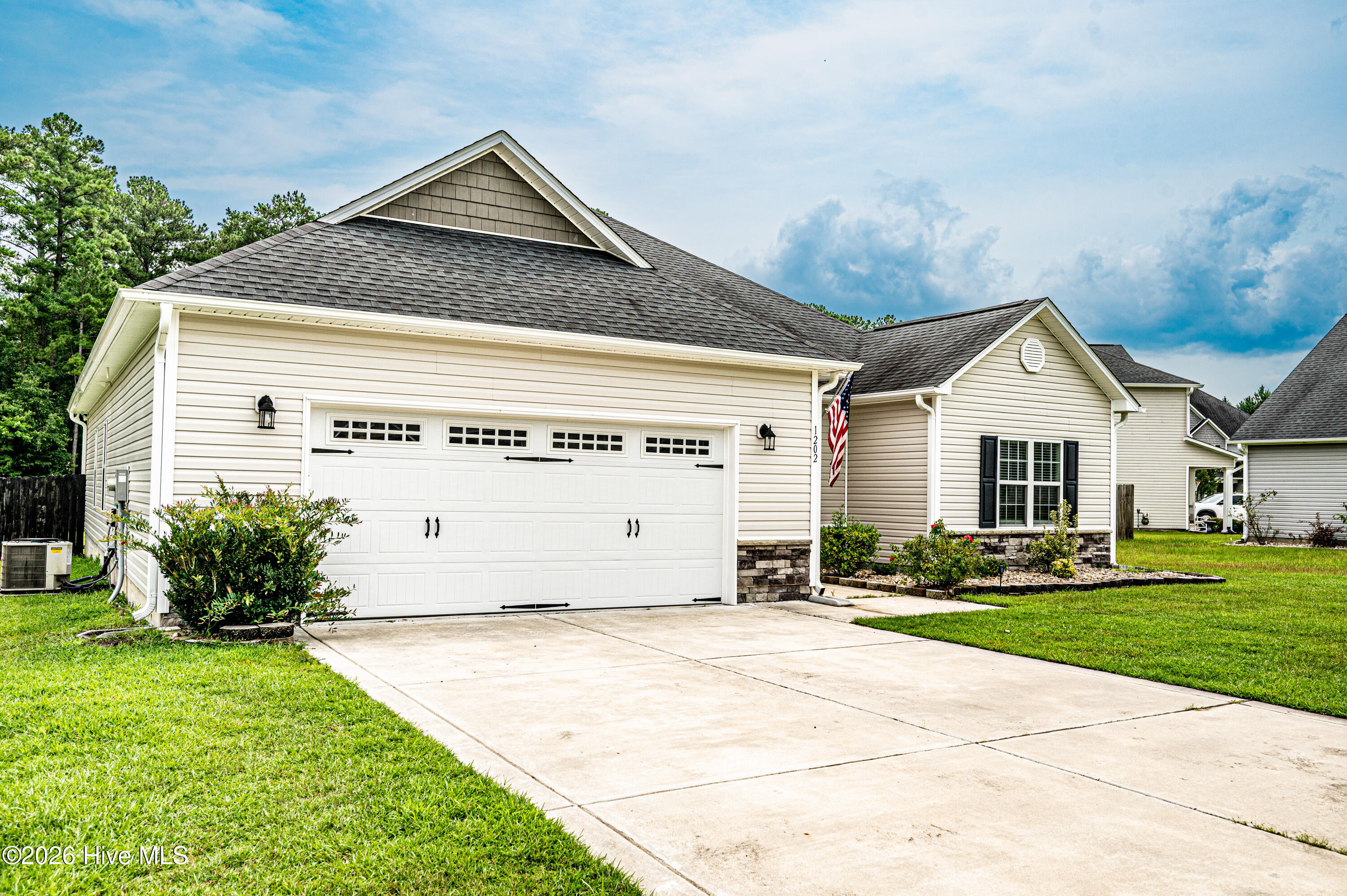 1202 Skipjack Court Property Photo 3