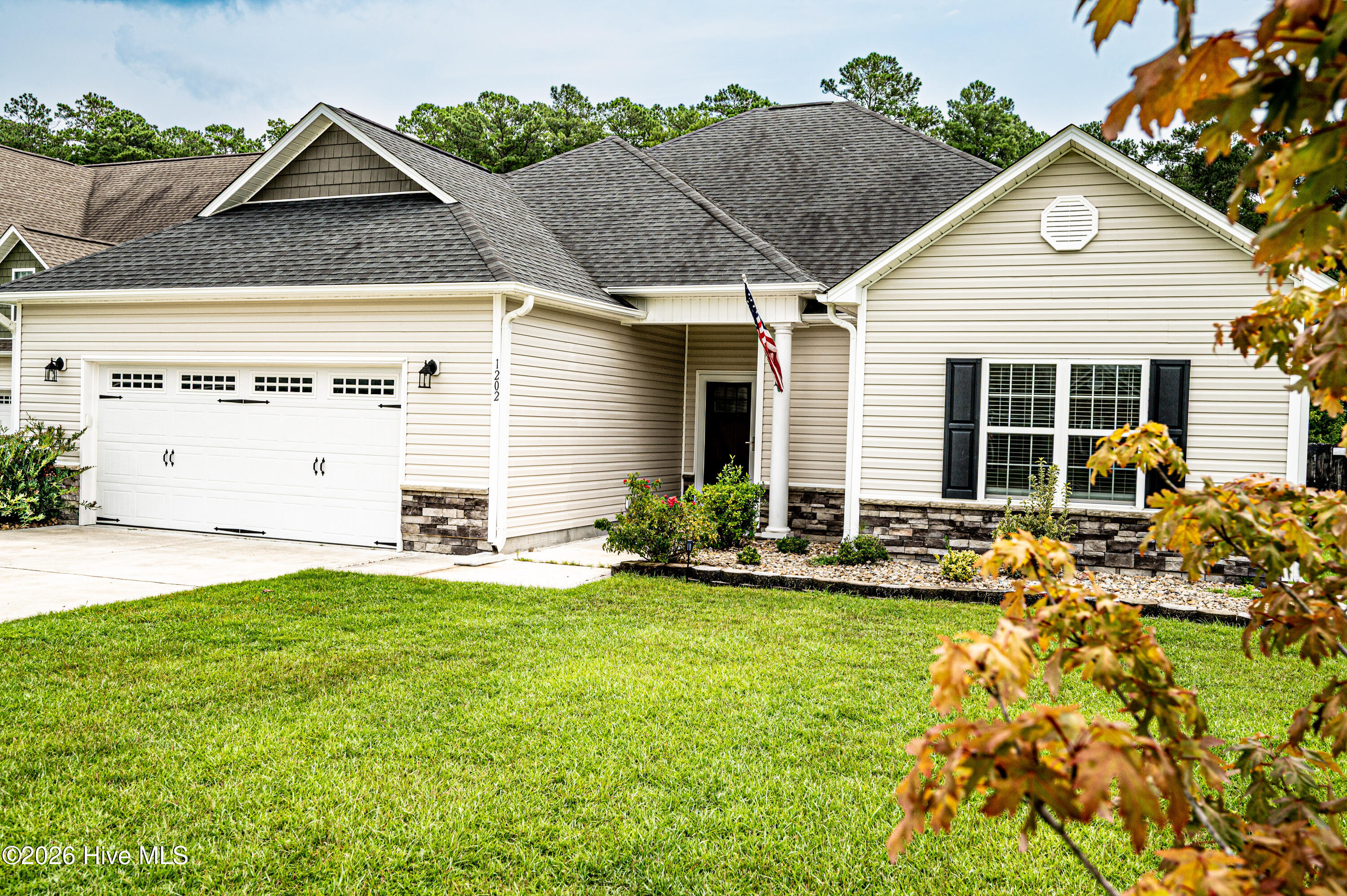 1202 Skipjack Court Property Photo 5