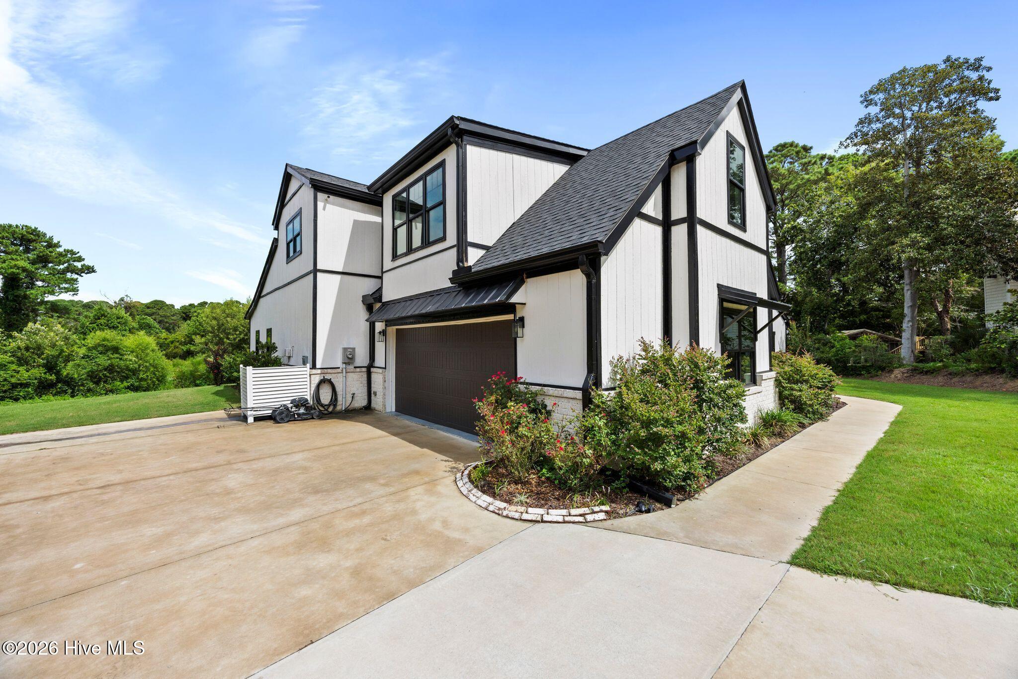 8104 Mainsail Lane Property Photo 6