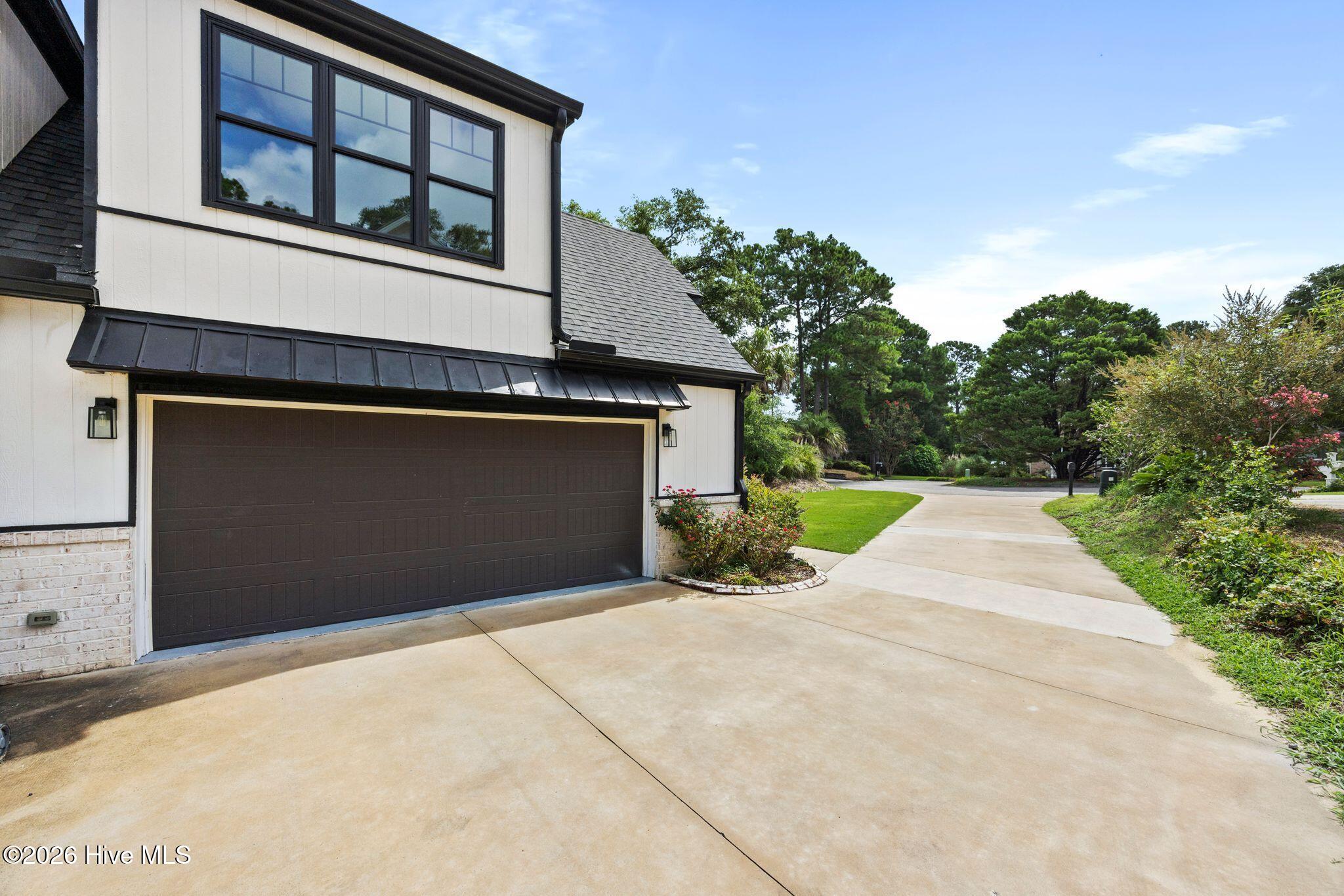 8104 Mainsail Lane Property Photo 7
