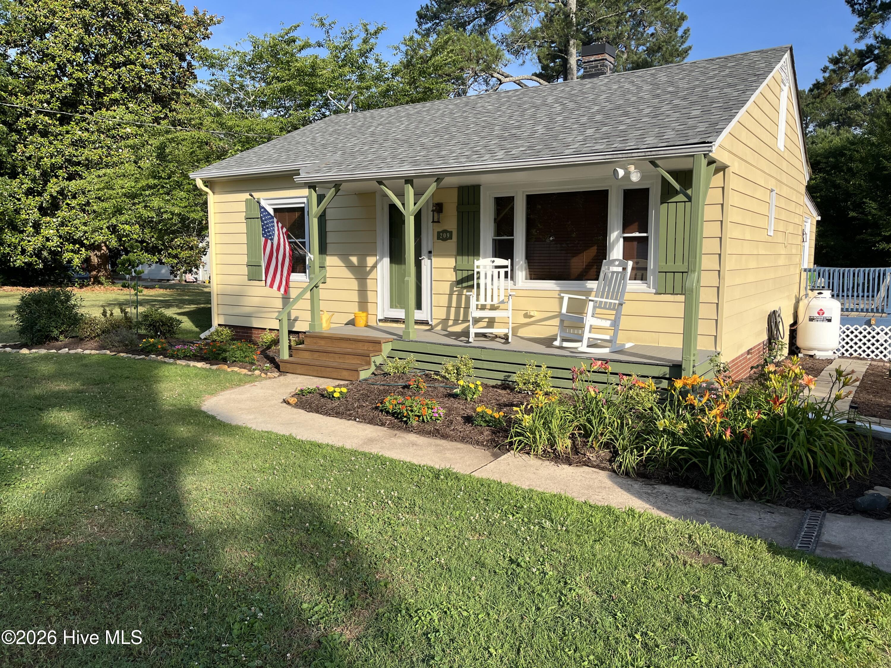 209 E Franklin Street Property Photo 1