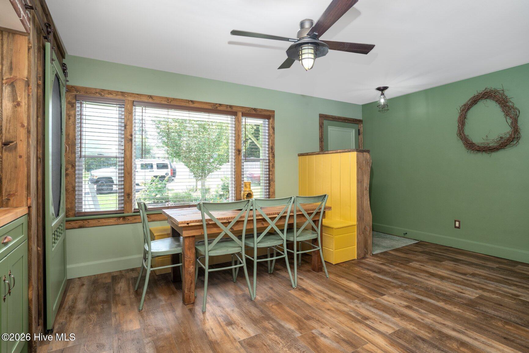 209 E Franklin Street Property Photo 6