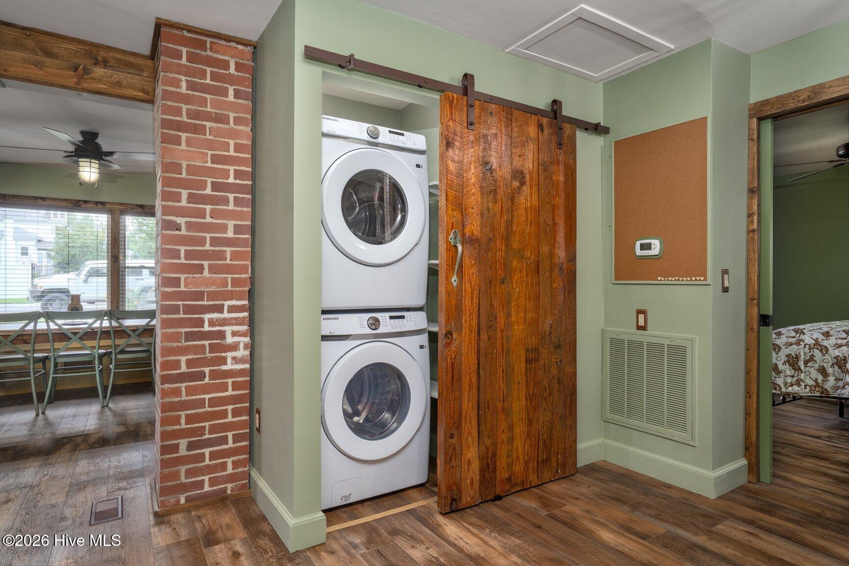 209 E Franklin Street Property Photo 11