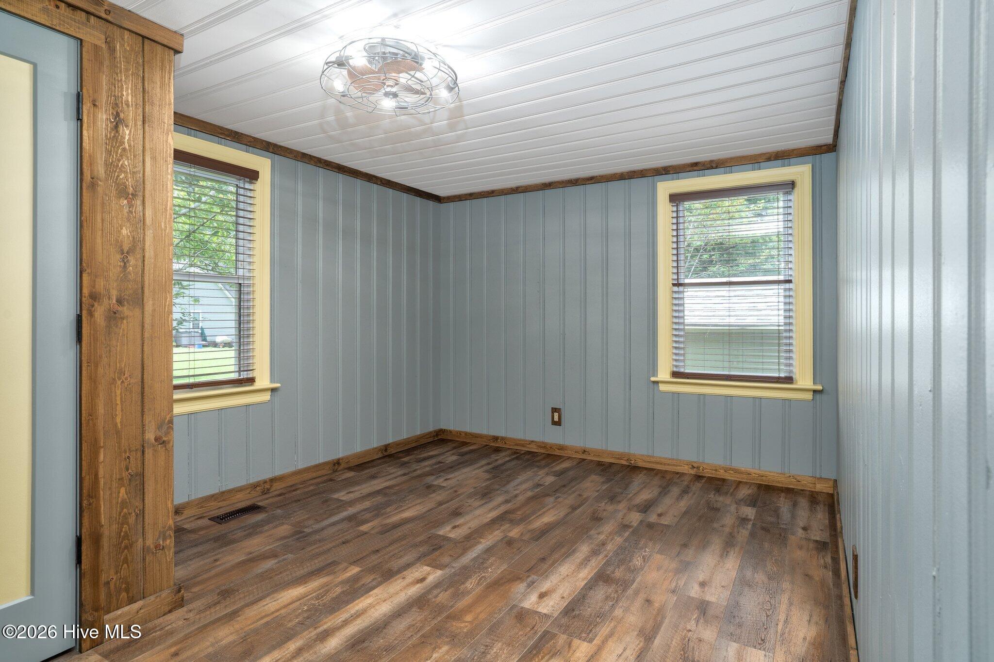 209 E Franklin Street Property Photo 25