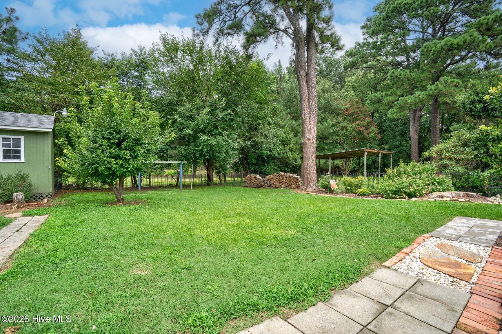 209 E Franklin Street Property Photo 33