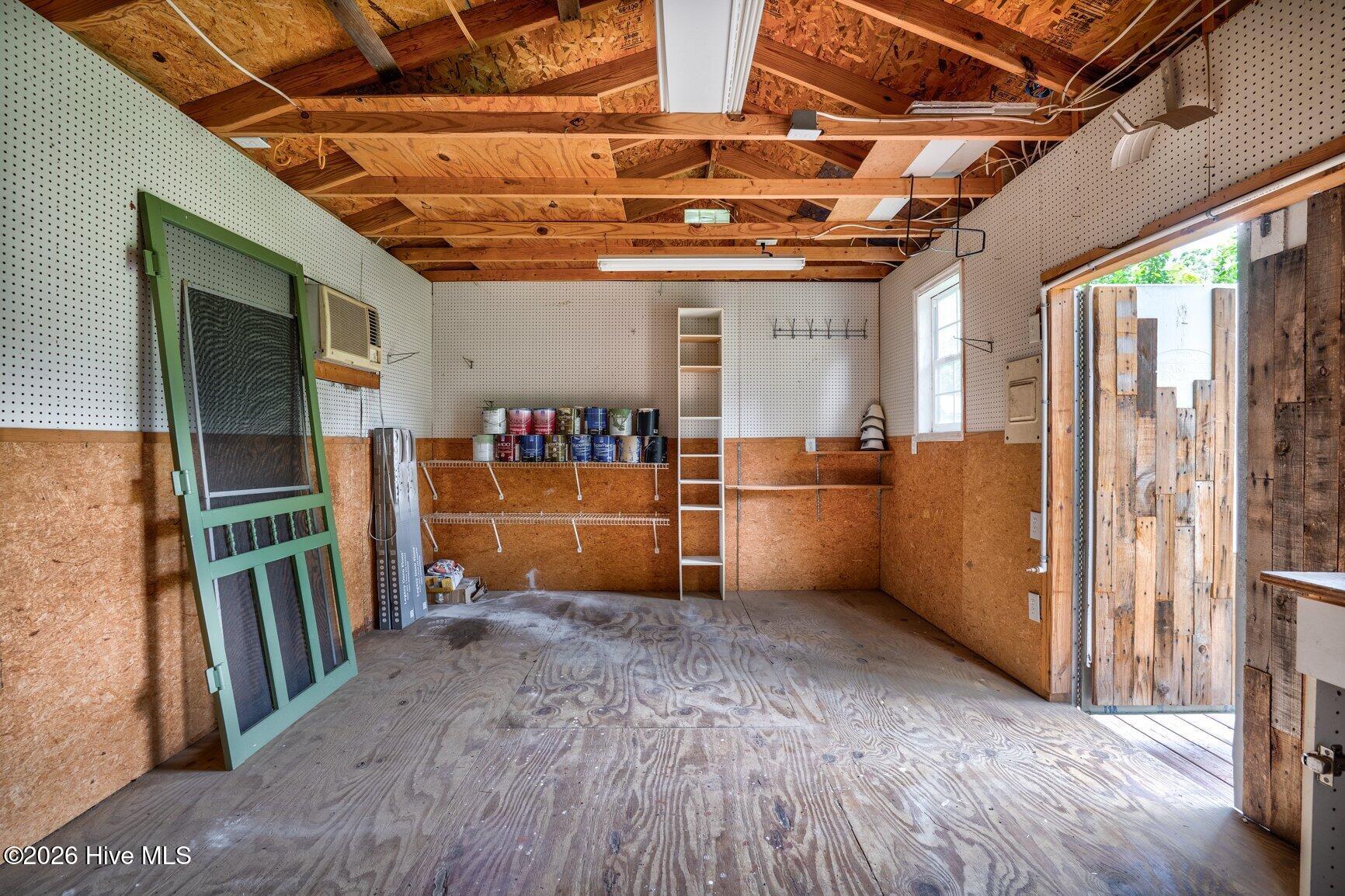 209 E Franklin Street Property Photo 38
