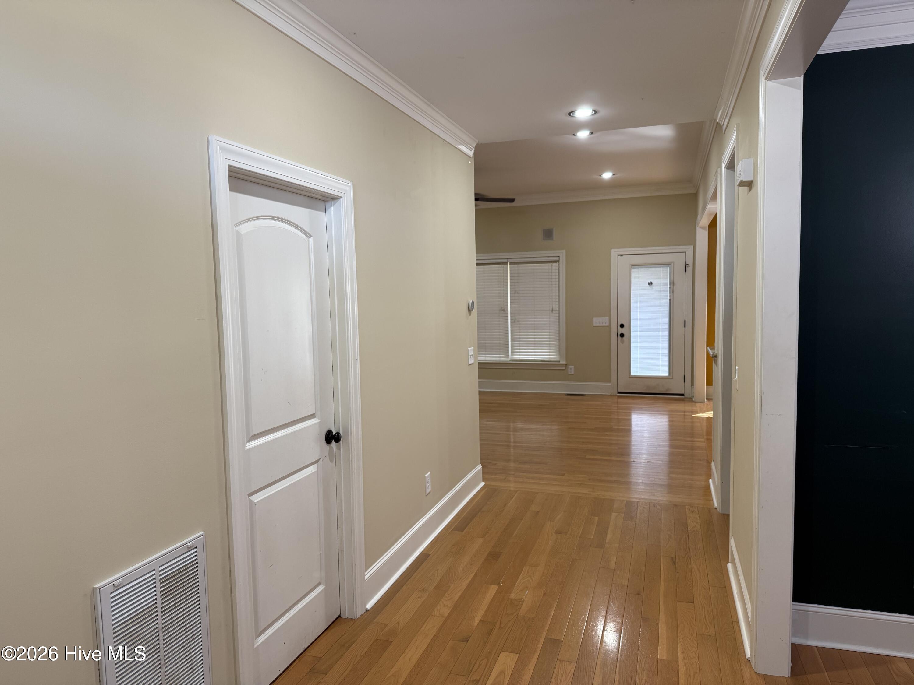 2318 Spinnaker Court Property Photo 3