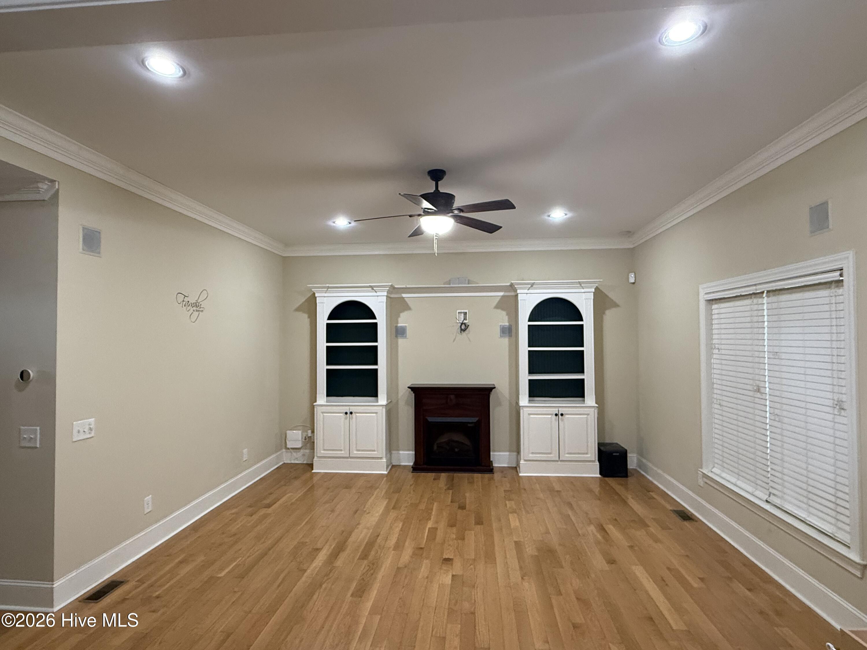 2318 Spinnaker Court Property Photo 8