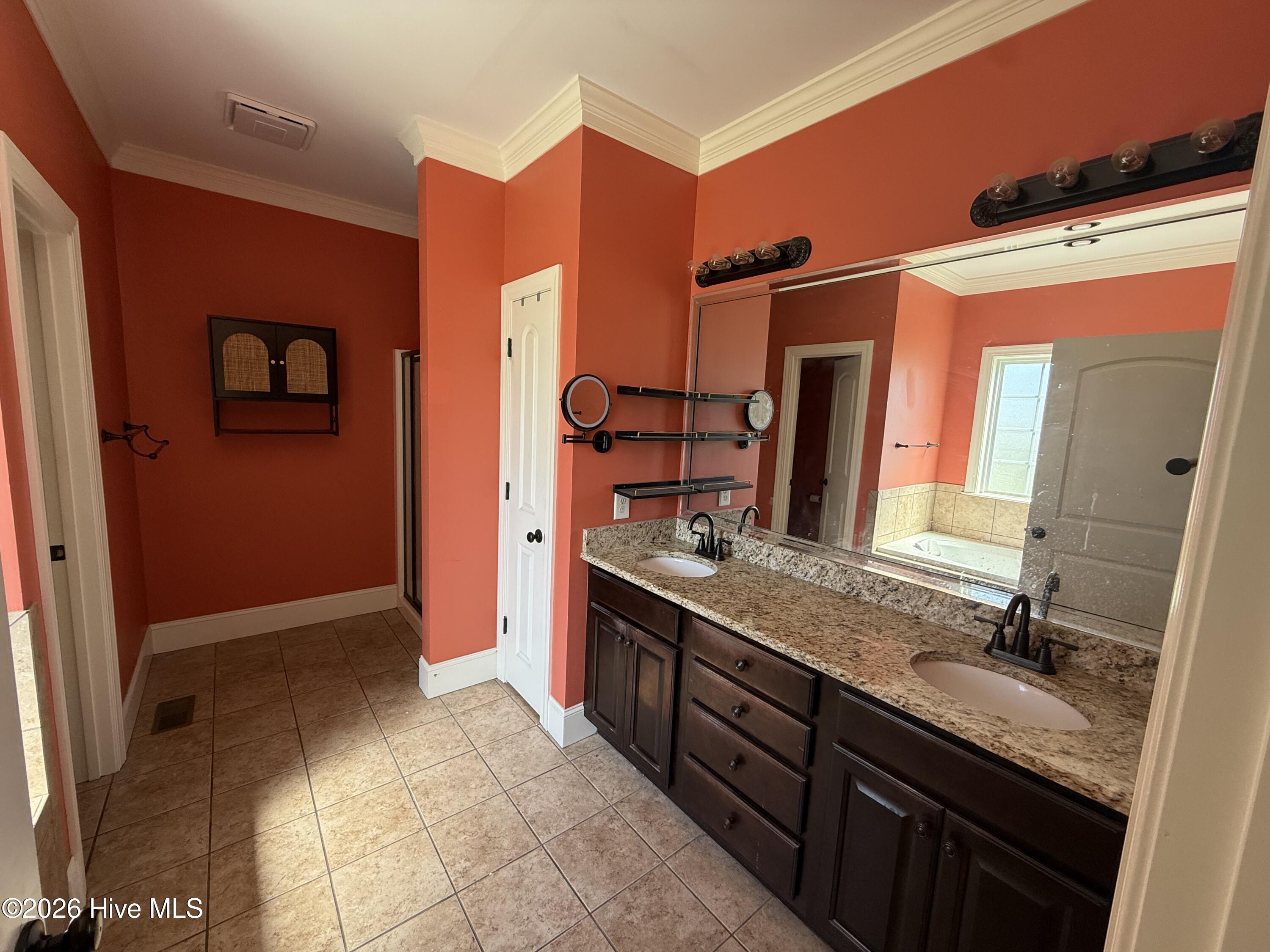 2318 Spinnaker Court Property Photo 11