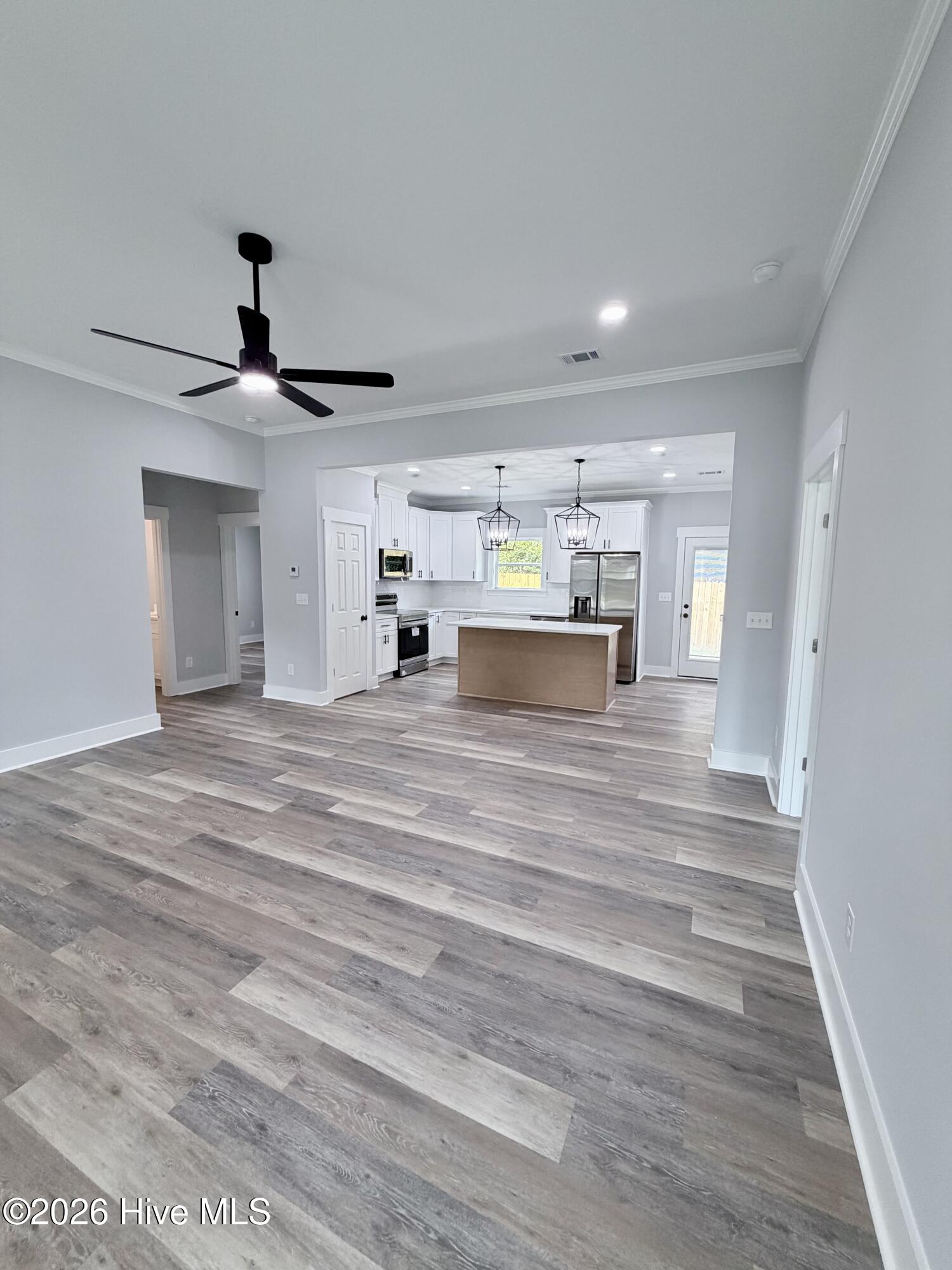 1547 S Atlantic Drive Property Photo 2