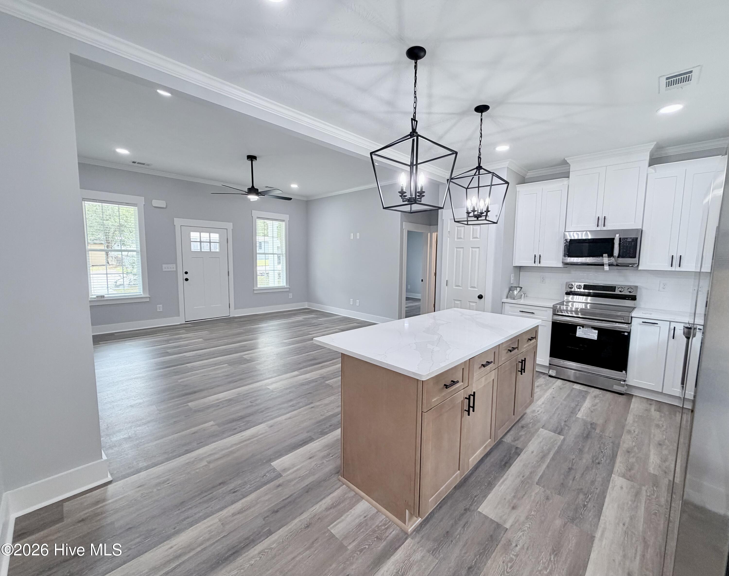 1547 S Atlantic Drive Property Photo 3