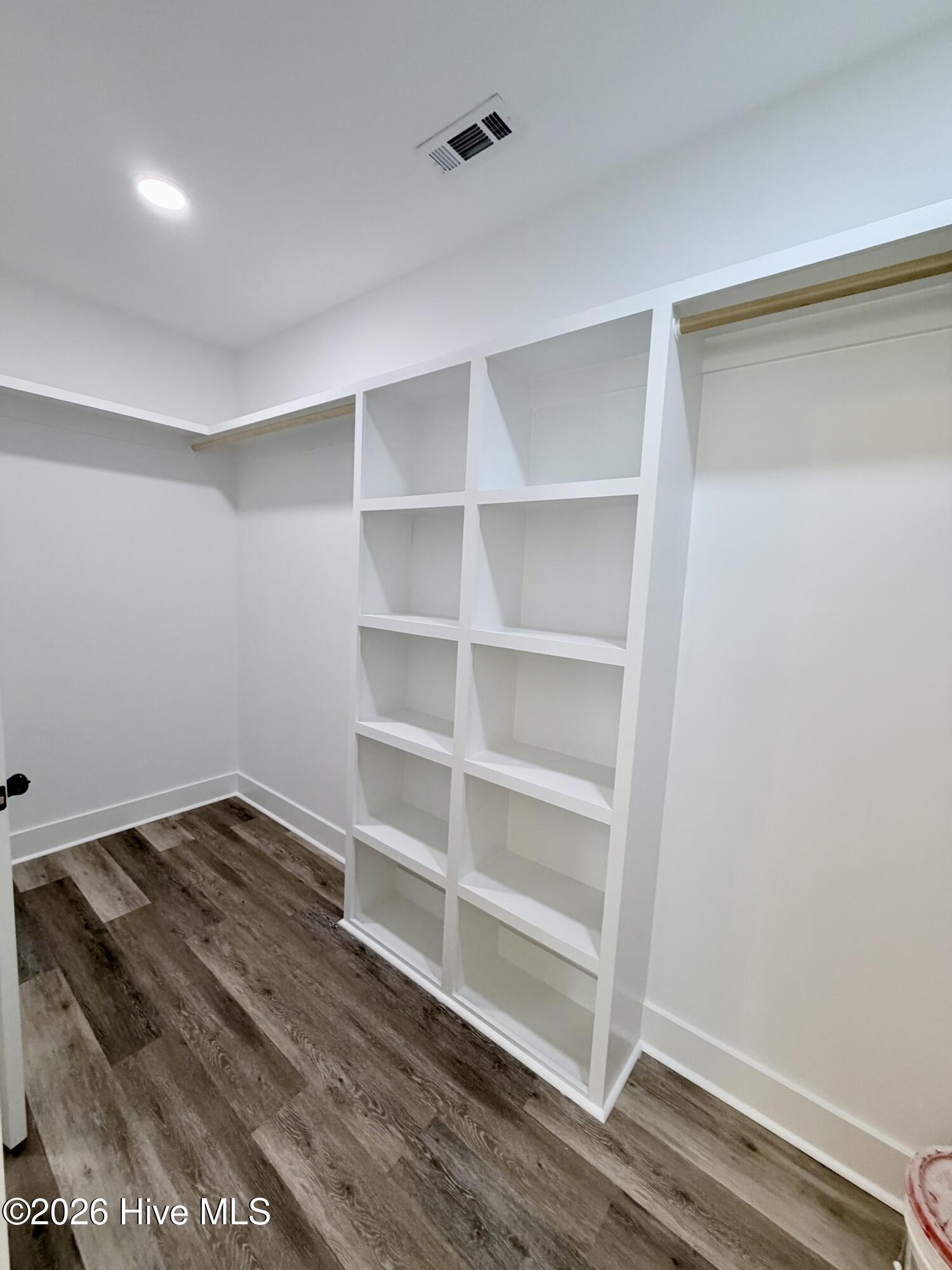 1547 S Atlantic Drive Property Photo 12
