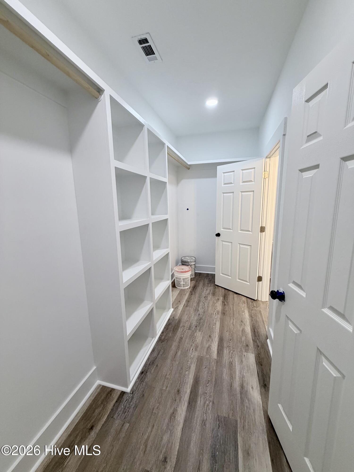 1547 S Atlantic Drive Property Photo 13