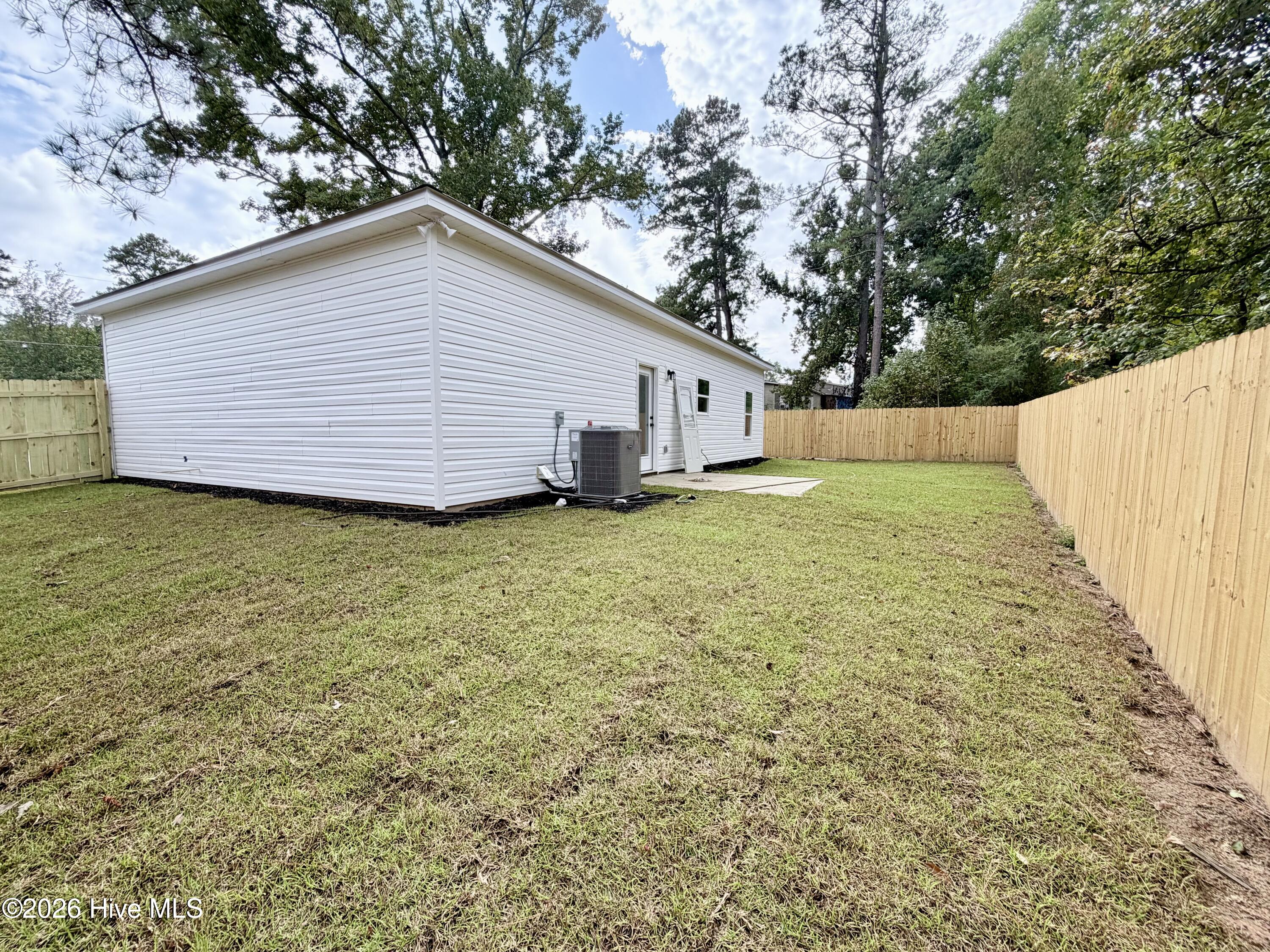 1547 S Atlantic Drive Property Photo 18