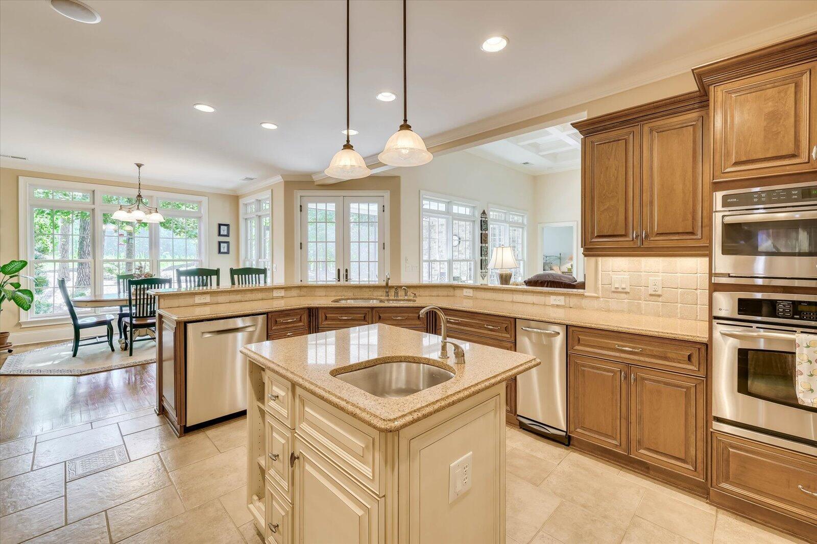 298 Savannah Way Property Photo 4