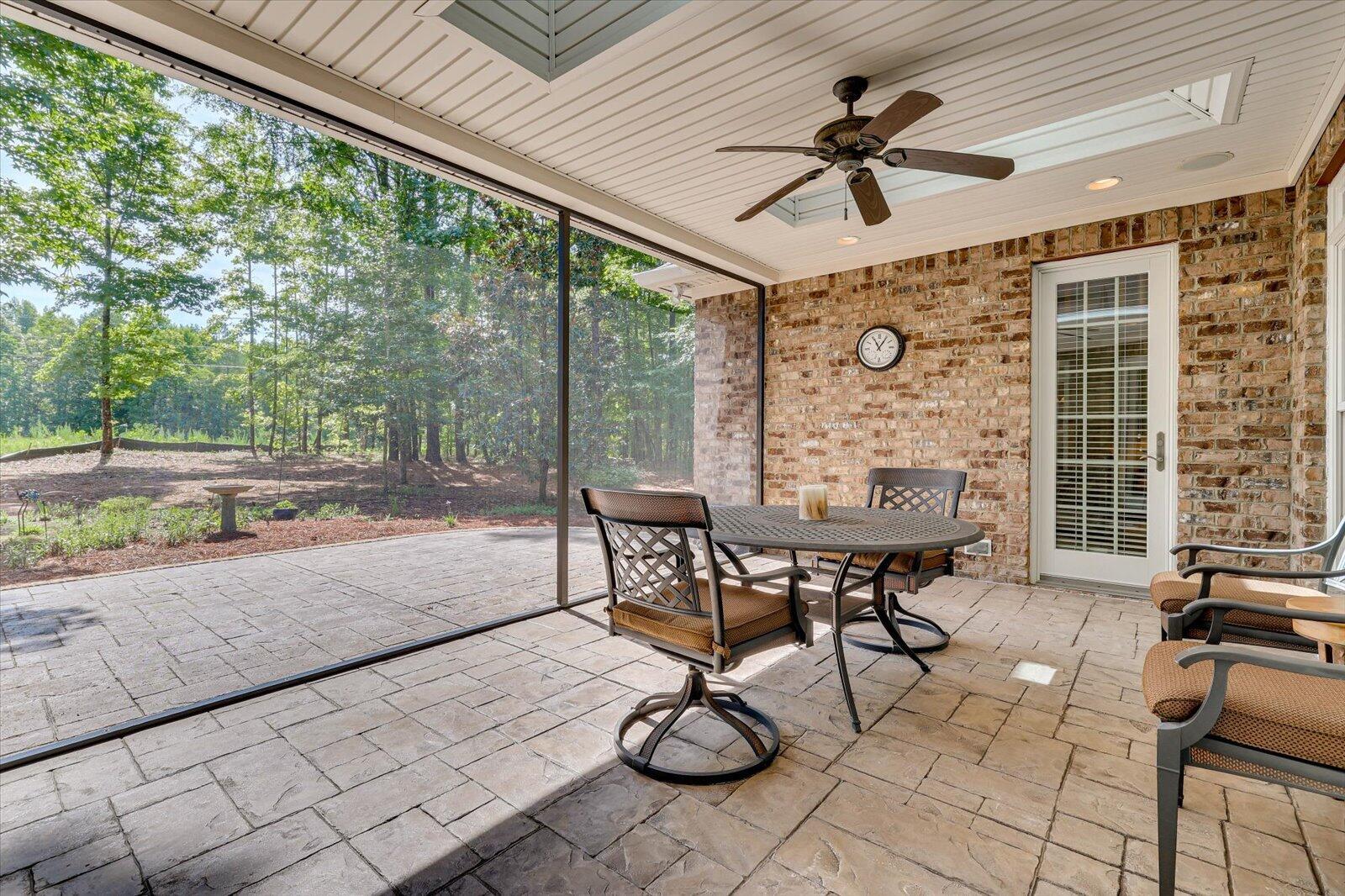 298 Savannah Way Property Photo 5