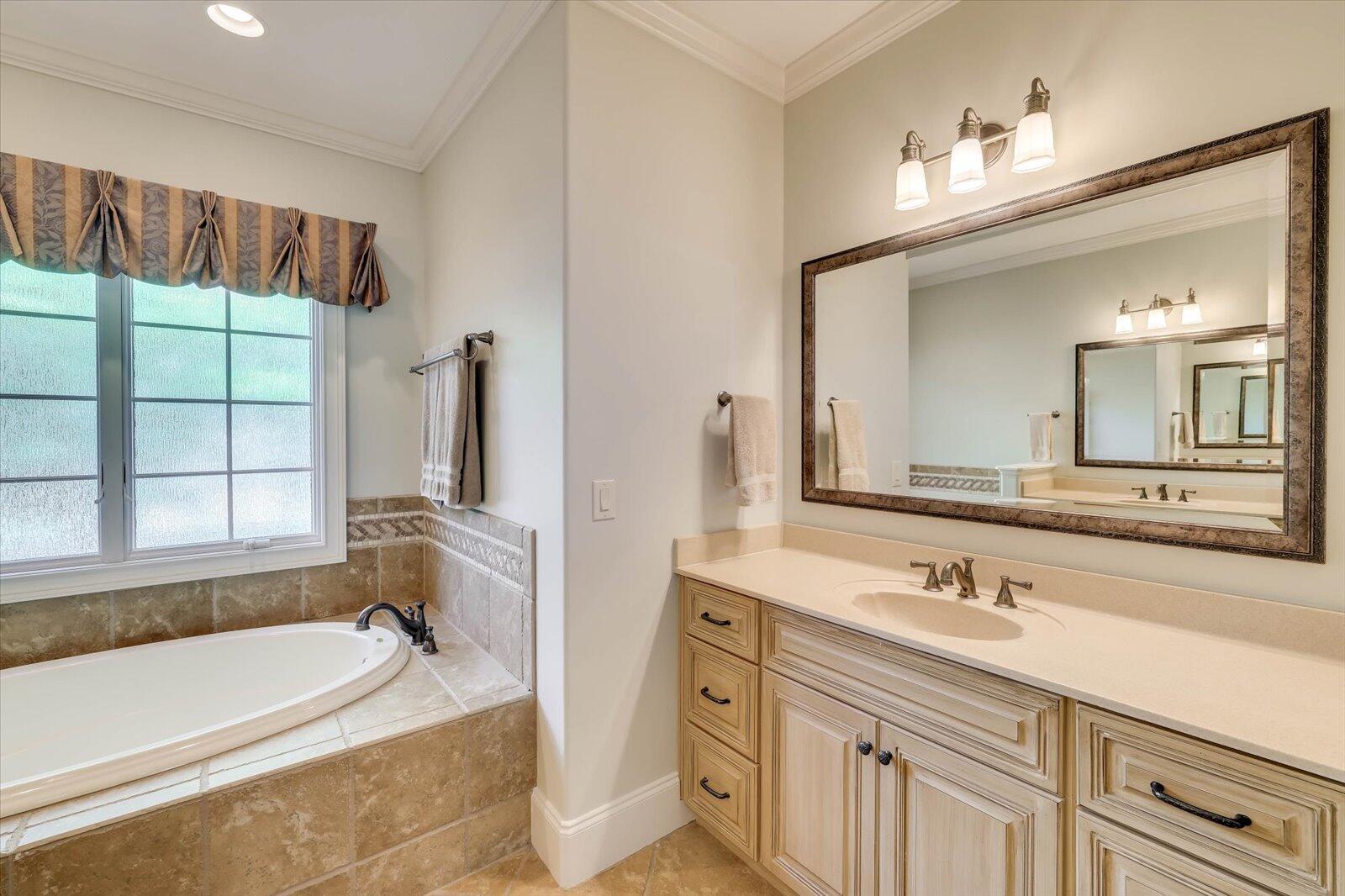 298 Savannah Way Property Photo 35