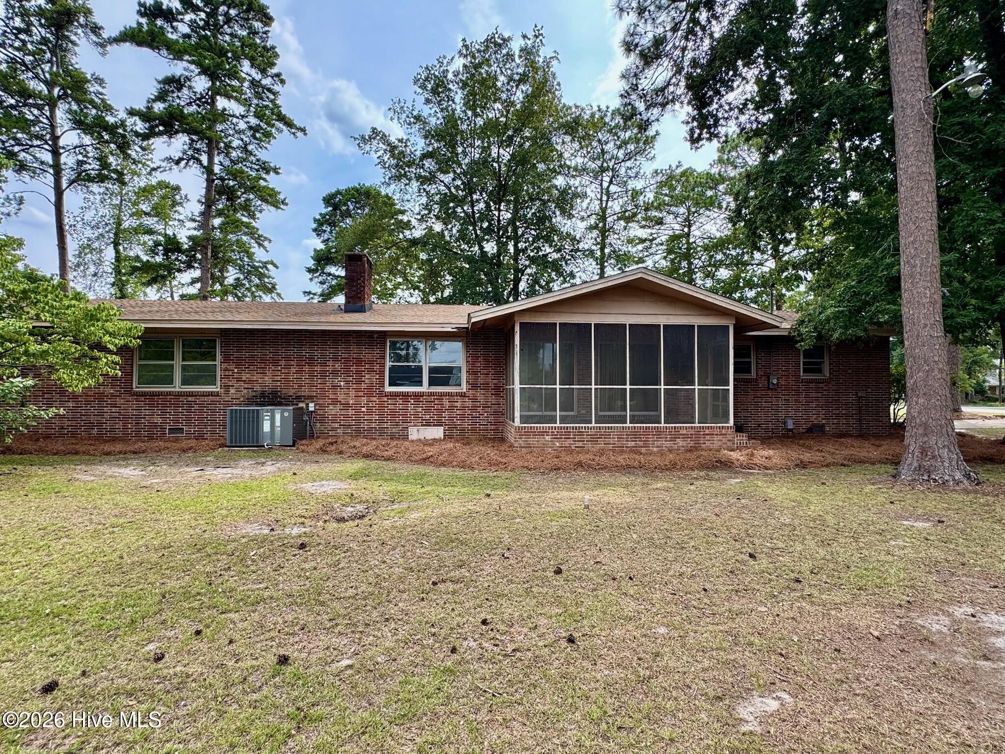 2206 Second Avenue Property Photo 5