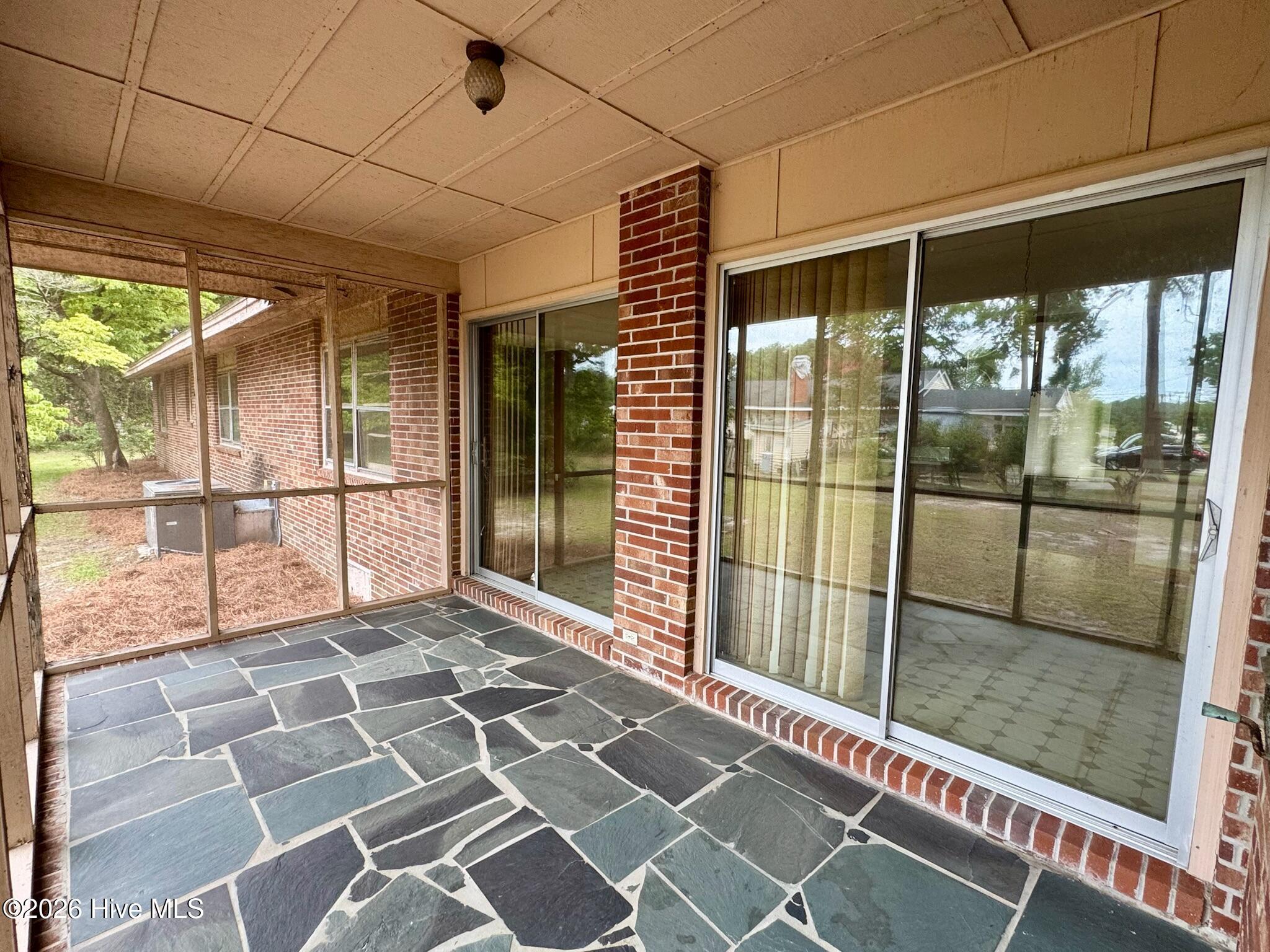 2206 Second Avenue Property Photo 10