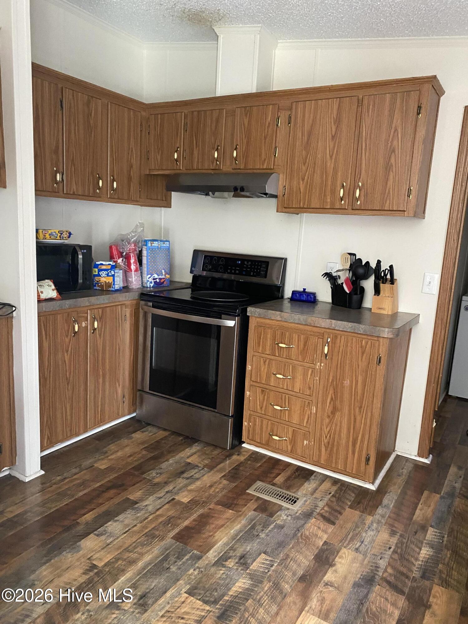 103 Yew Court Property Photo 8