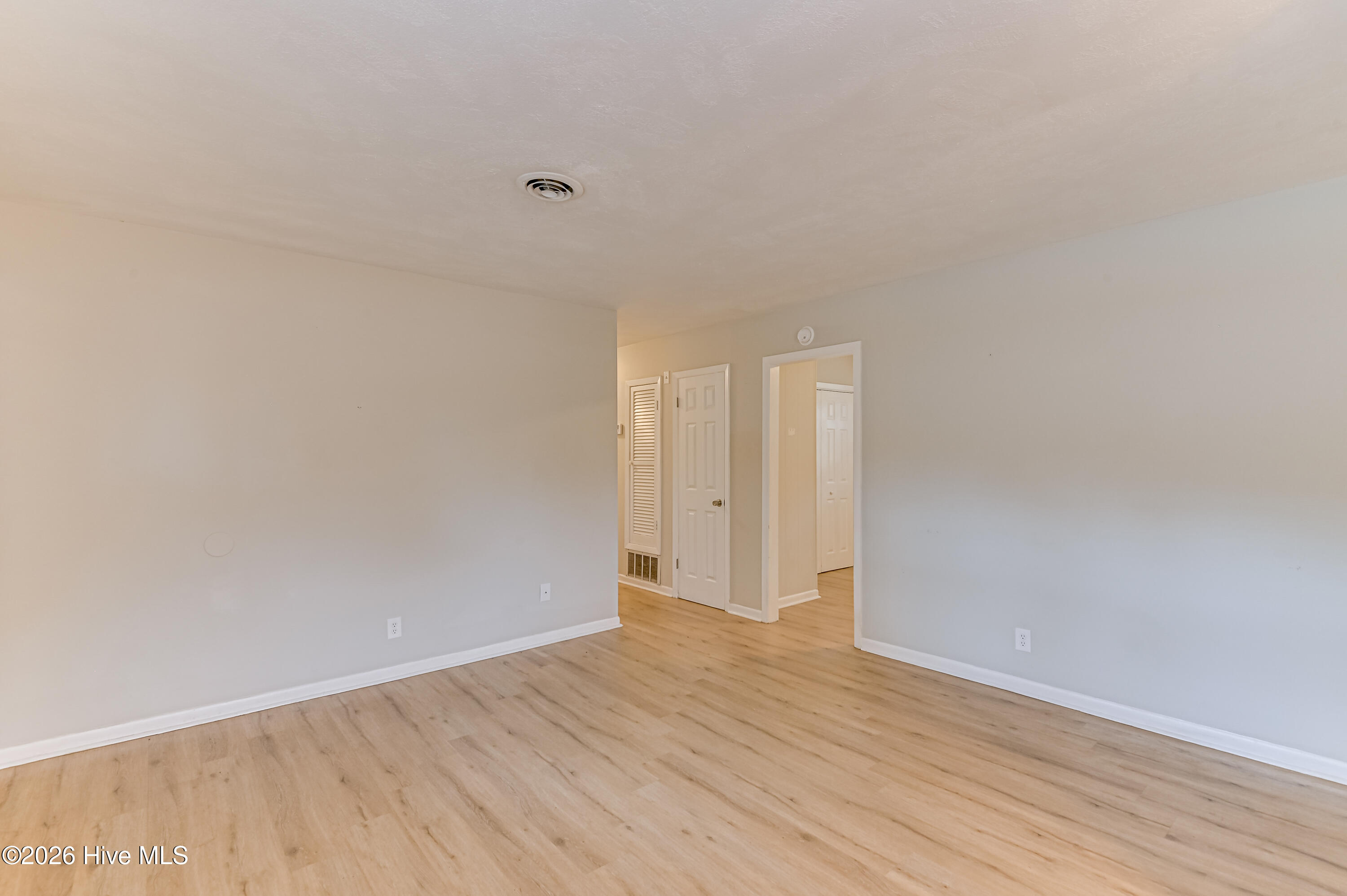 2425 Birdie Drive Property Photo 9