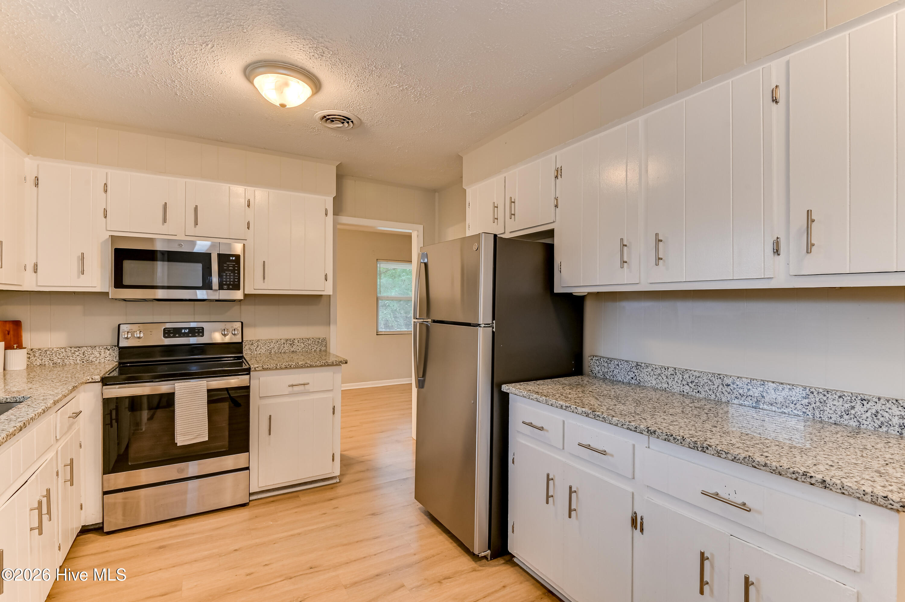 2425 Birdie Drive Property Photo 14