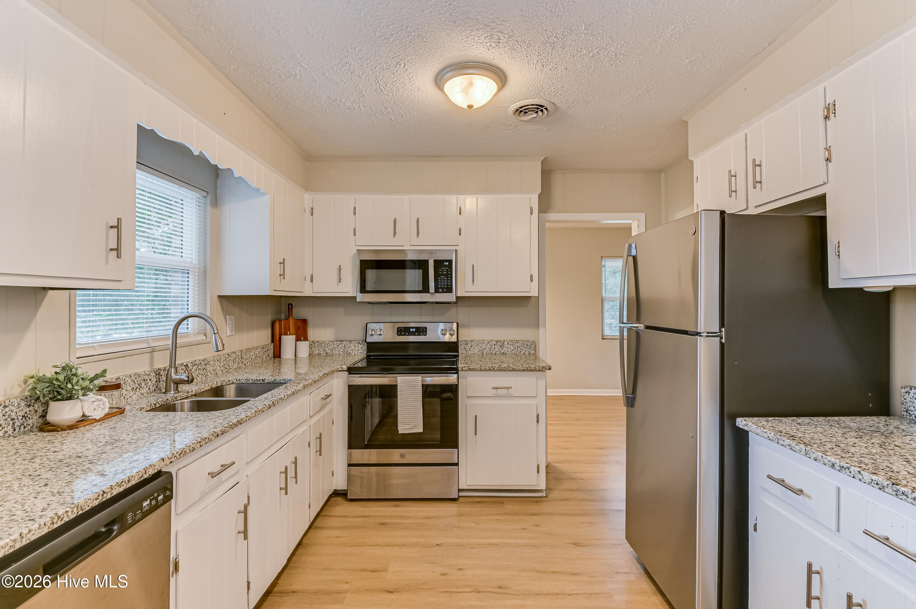 2425 Birdie Drive Property Photo 15