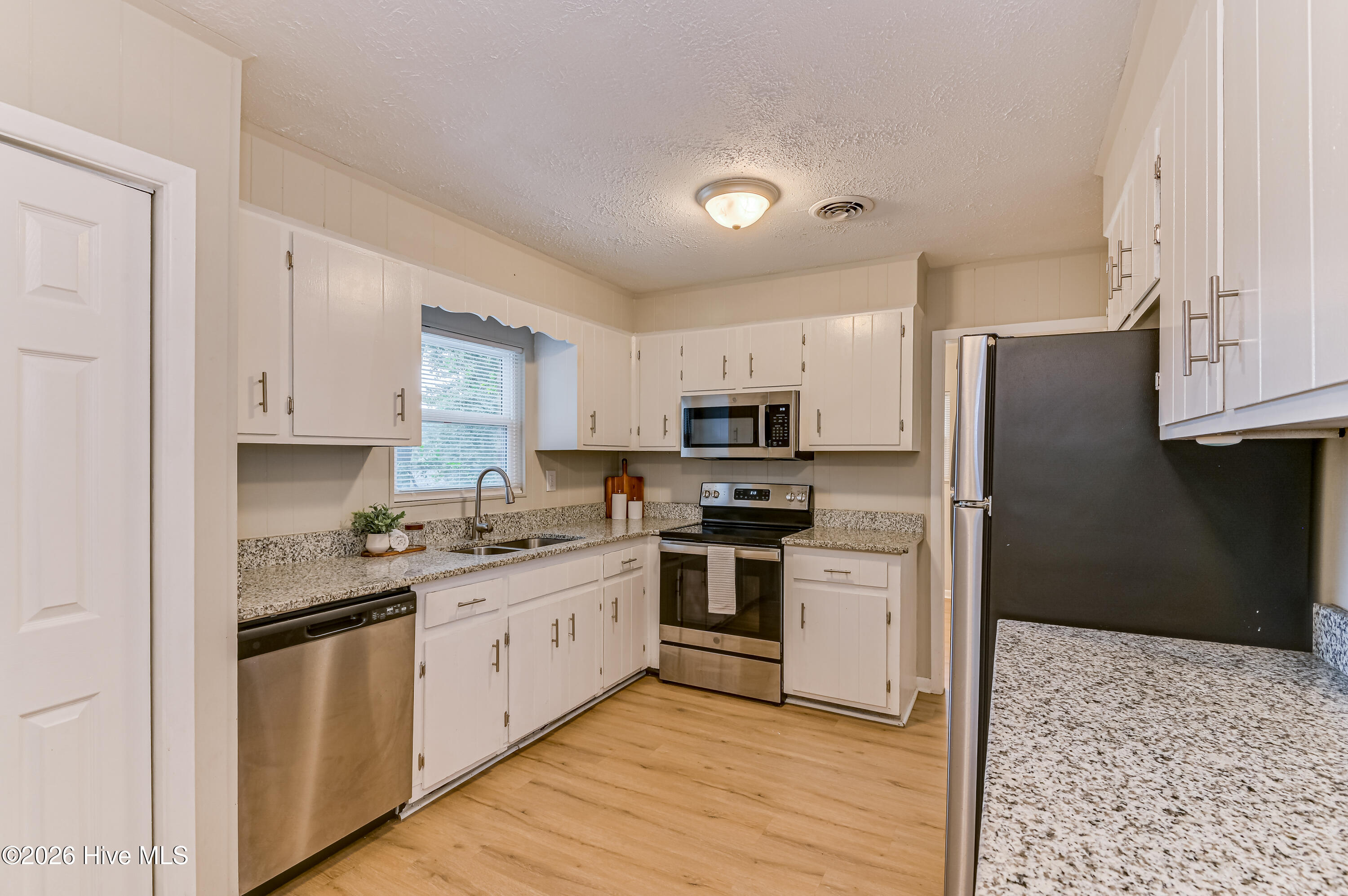 2425 Birdie Drive Property Photo 16