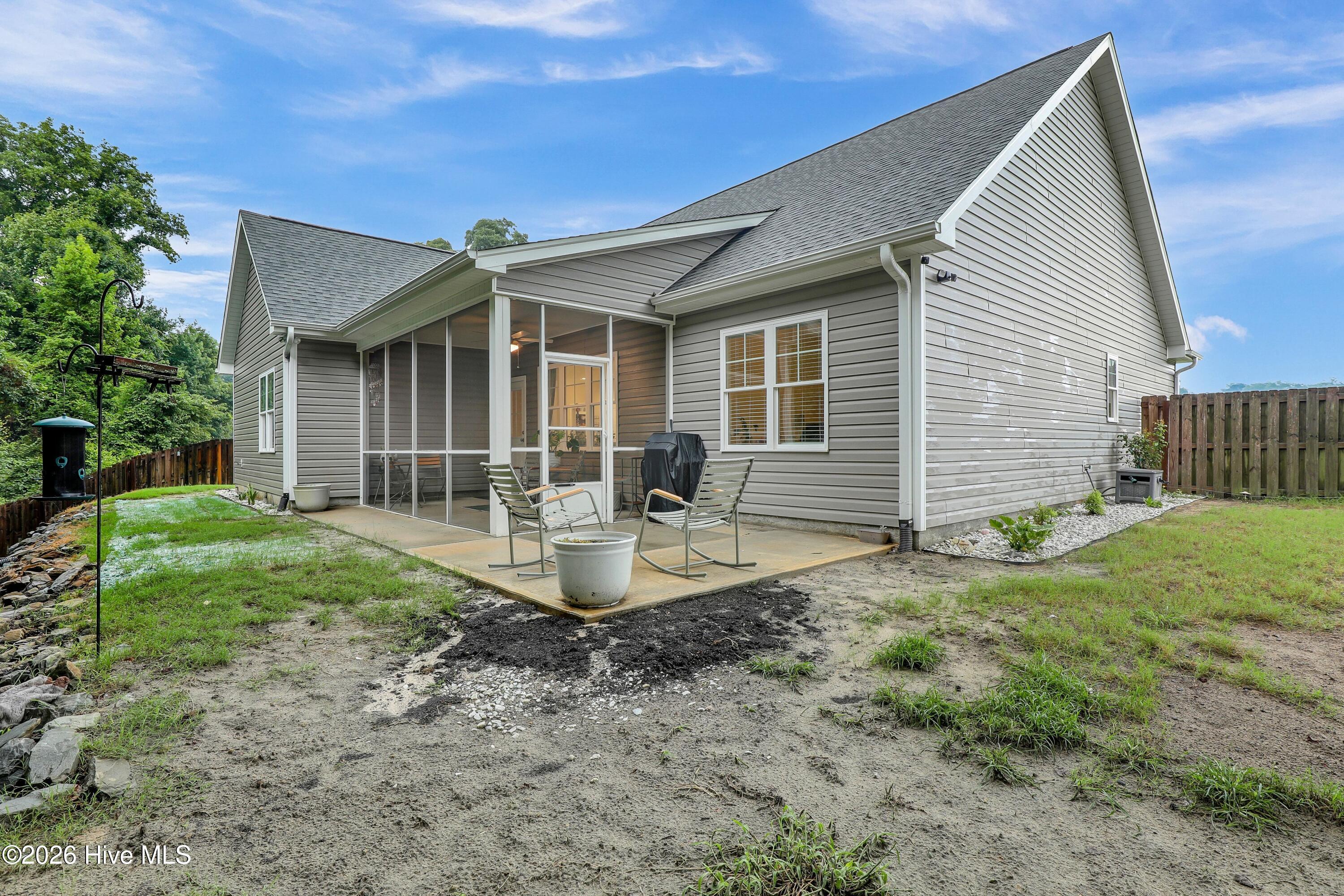198 Darel Street Property Photo 24