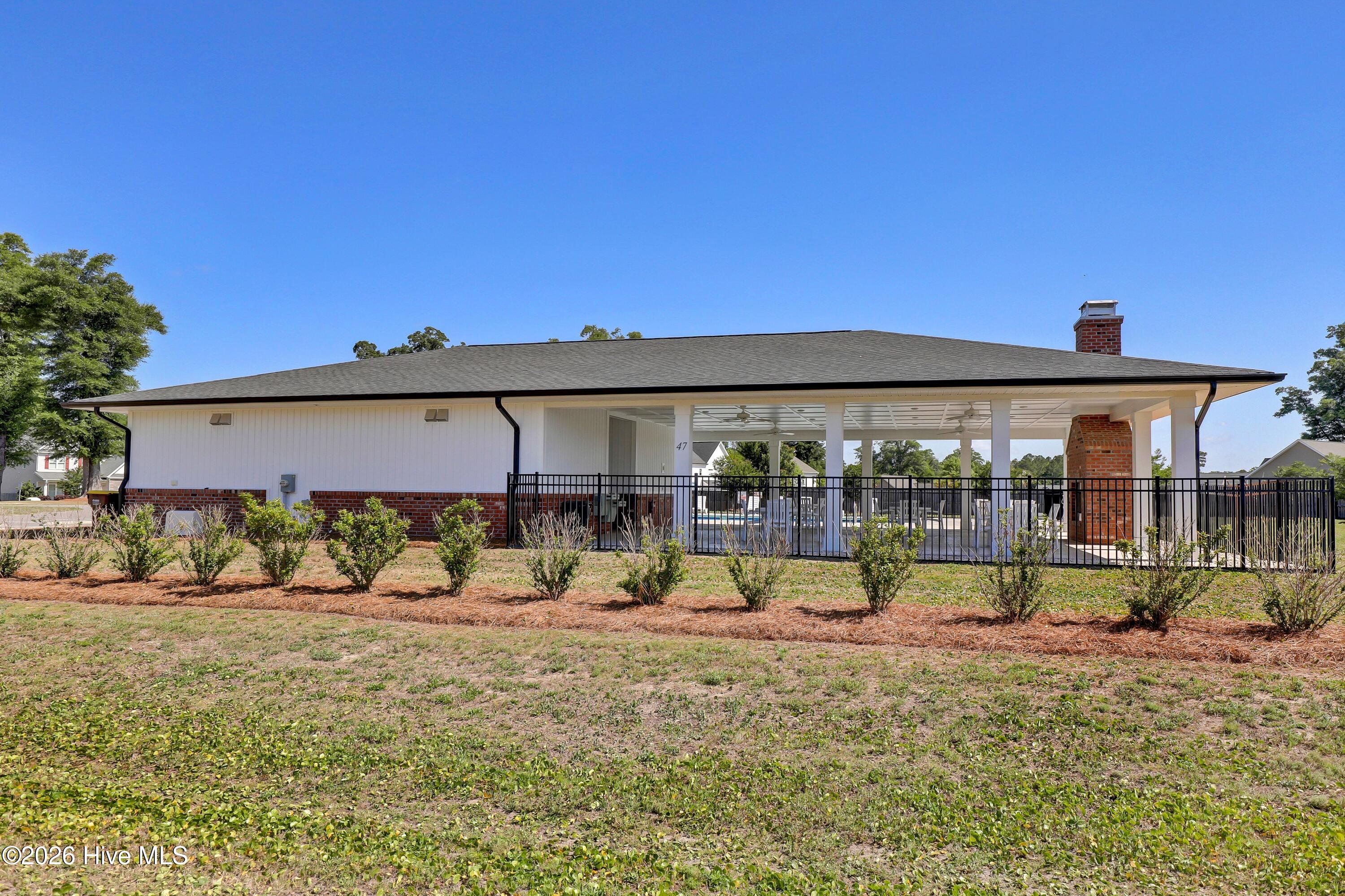 198 Darel Street Property Photo 27