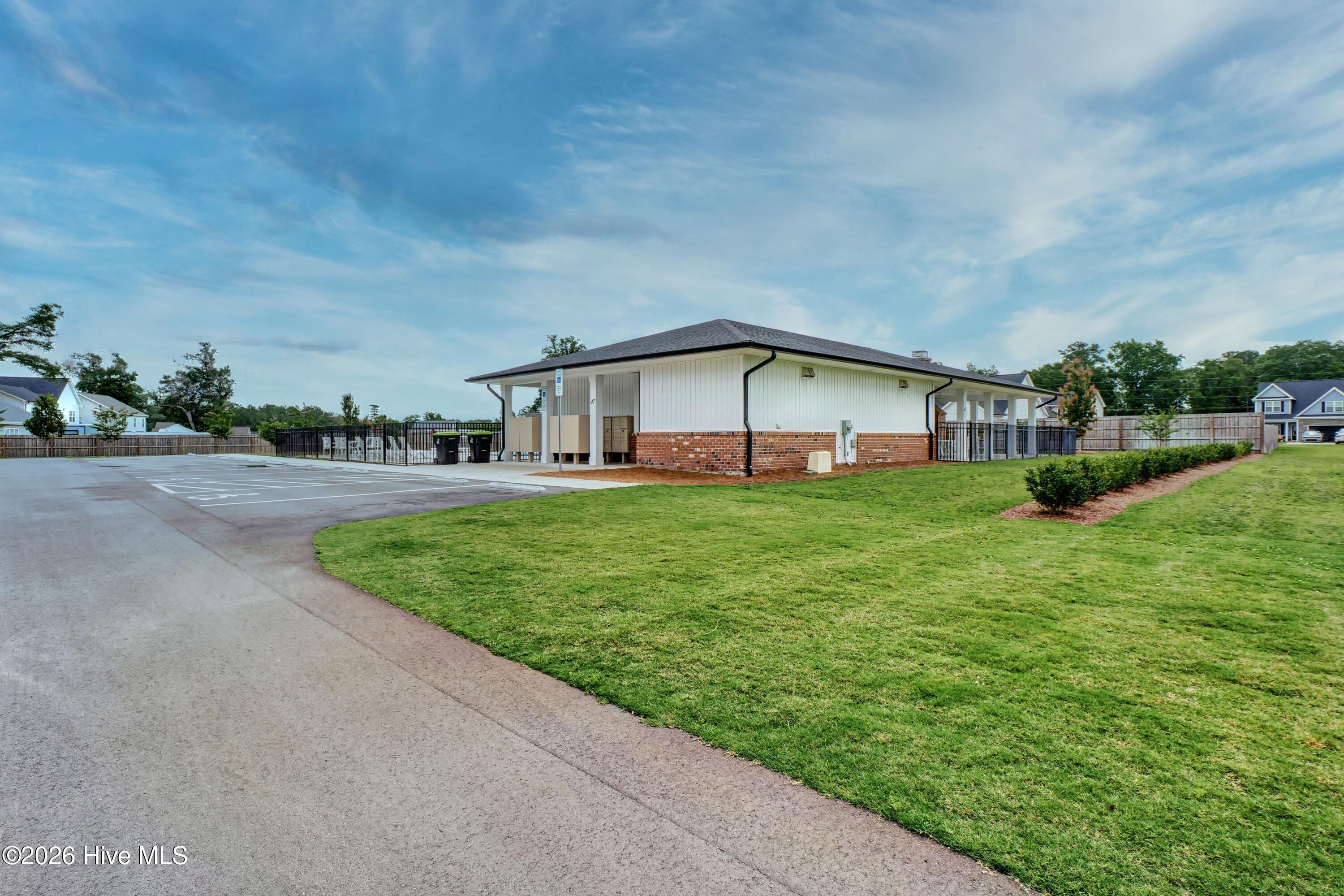 198 Darel Street Property Photo 31