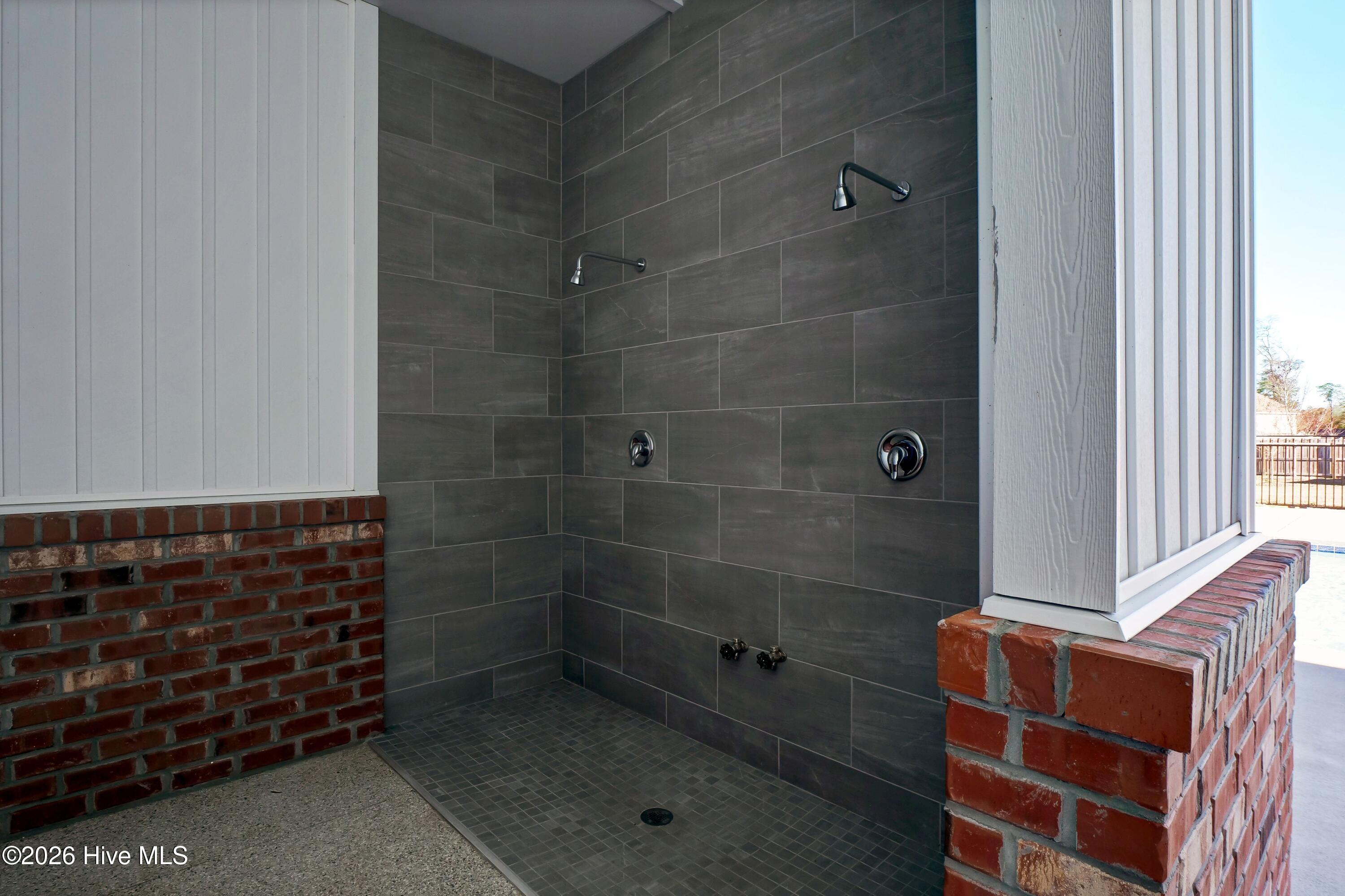 198 Darel Street Property Photo 37