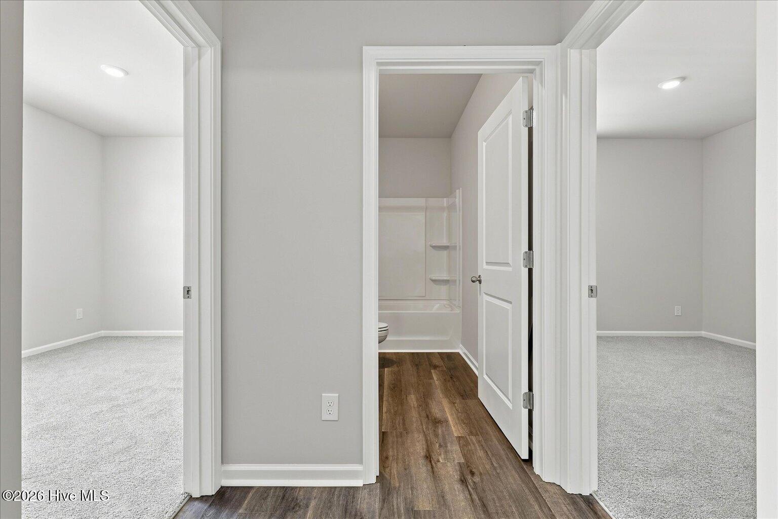 3109 Lochgreen Circle Property Photo 4