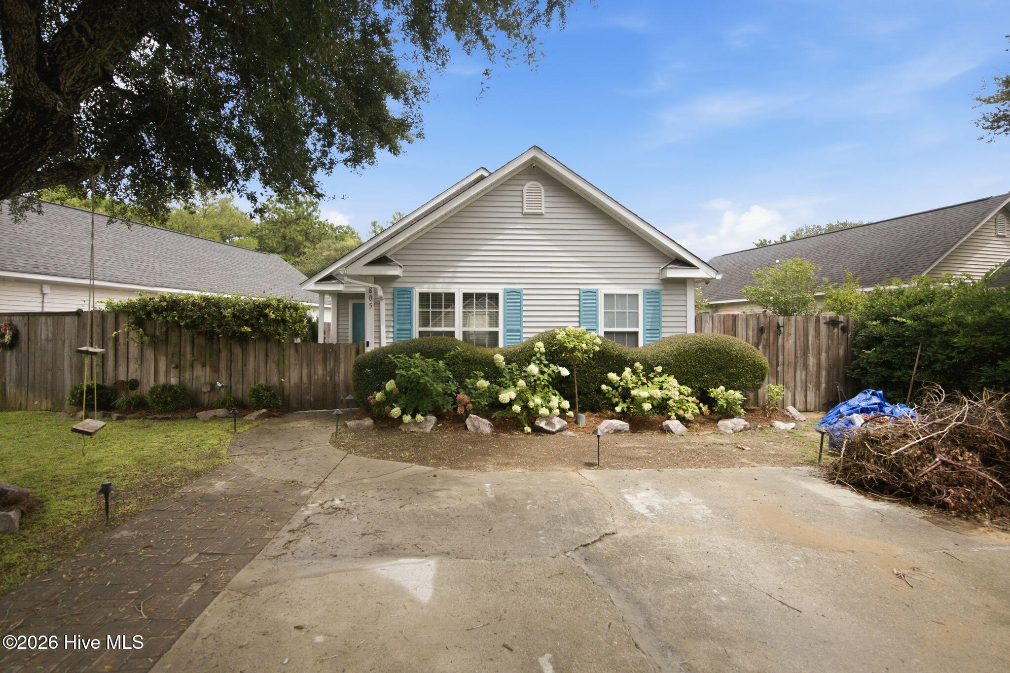 805 Southern Charm Drive Property Photo 1