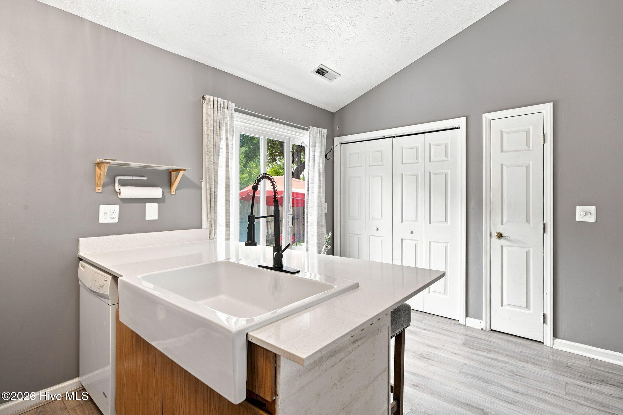 805 Southern Charm Drive Property Photo 14