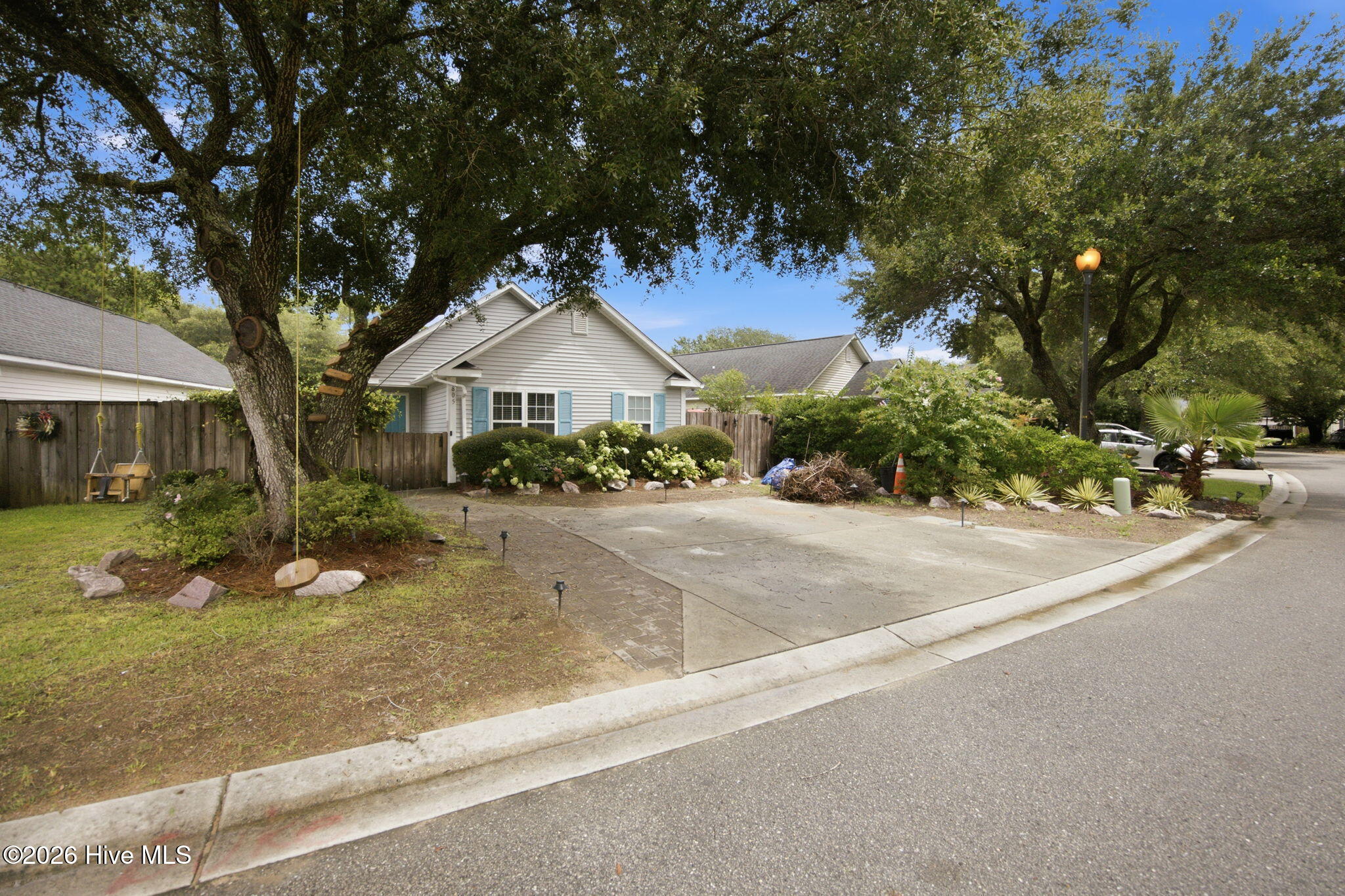 805 Southern Charm Drive Property Photo 28