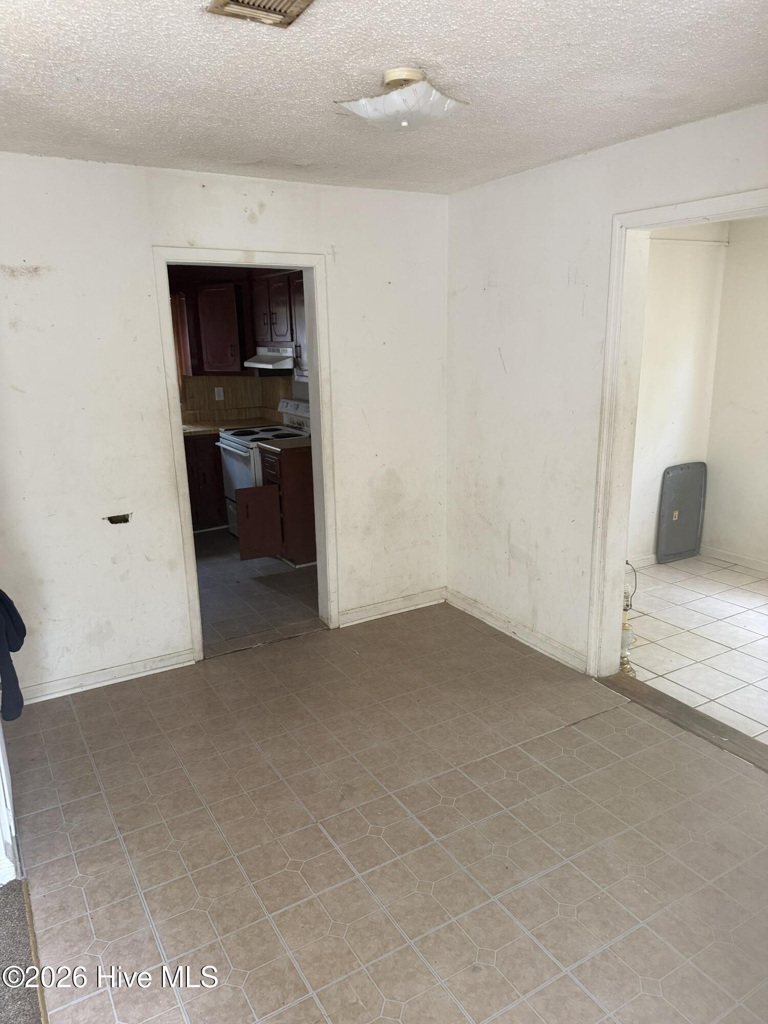 1931 Fairway Drive Property Photo 4