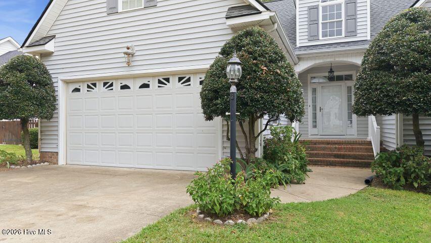 3532 Shadow Ridge Road N Property Photo 4