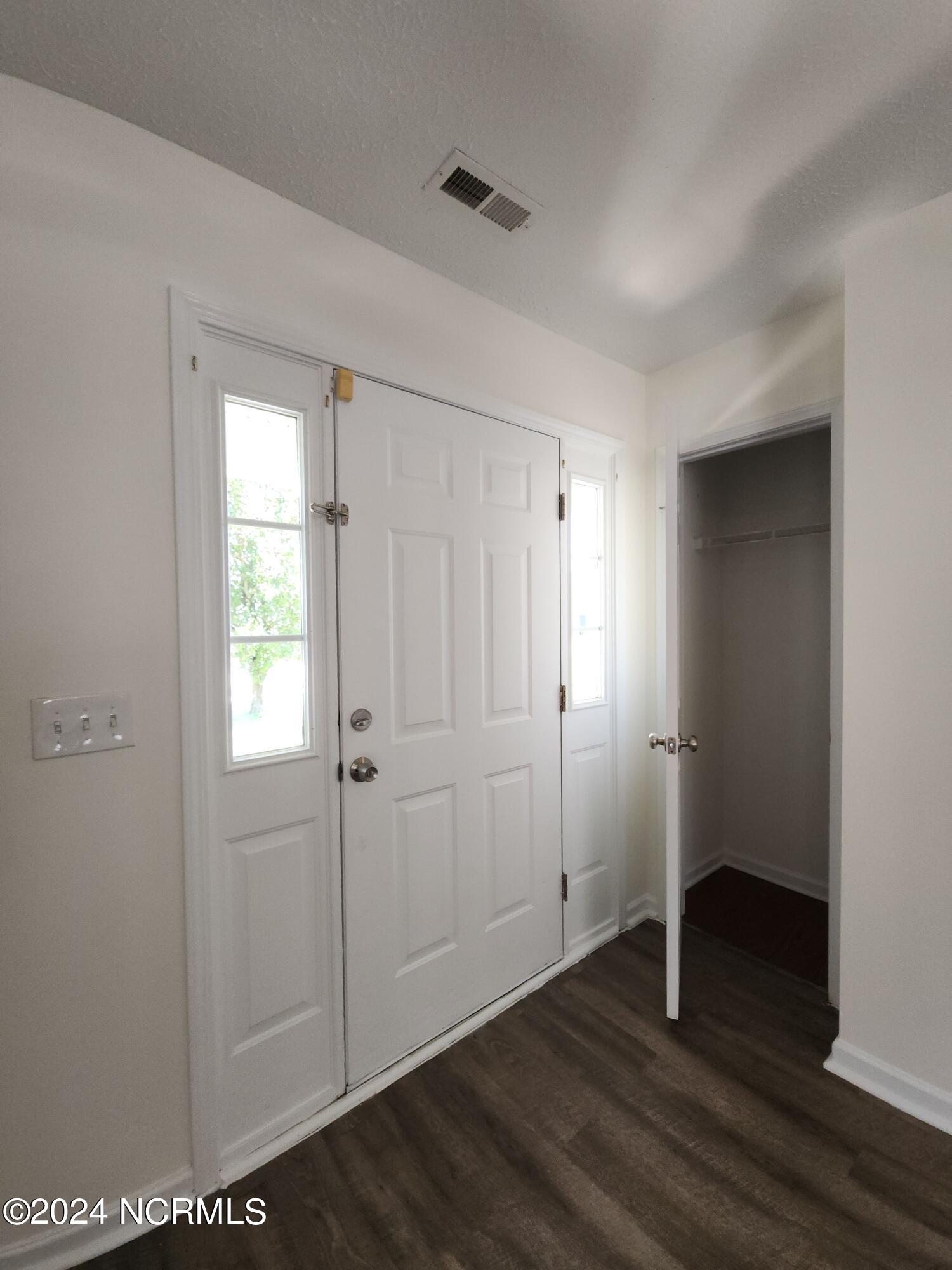 205 Ashcroft Drive Property Photo 5