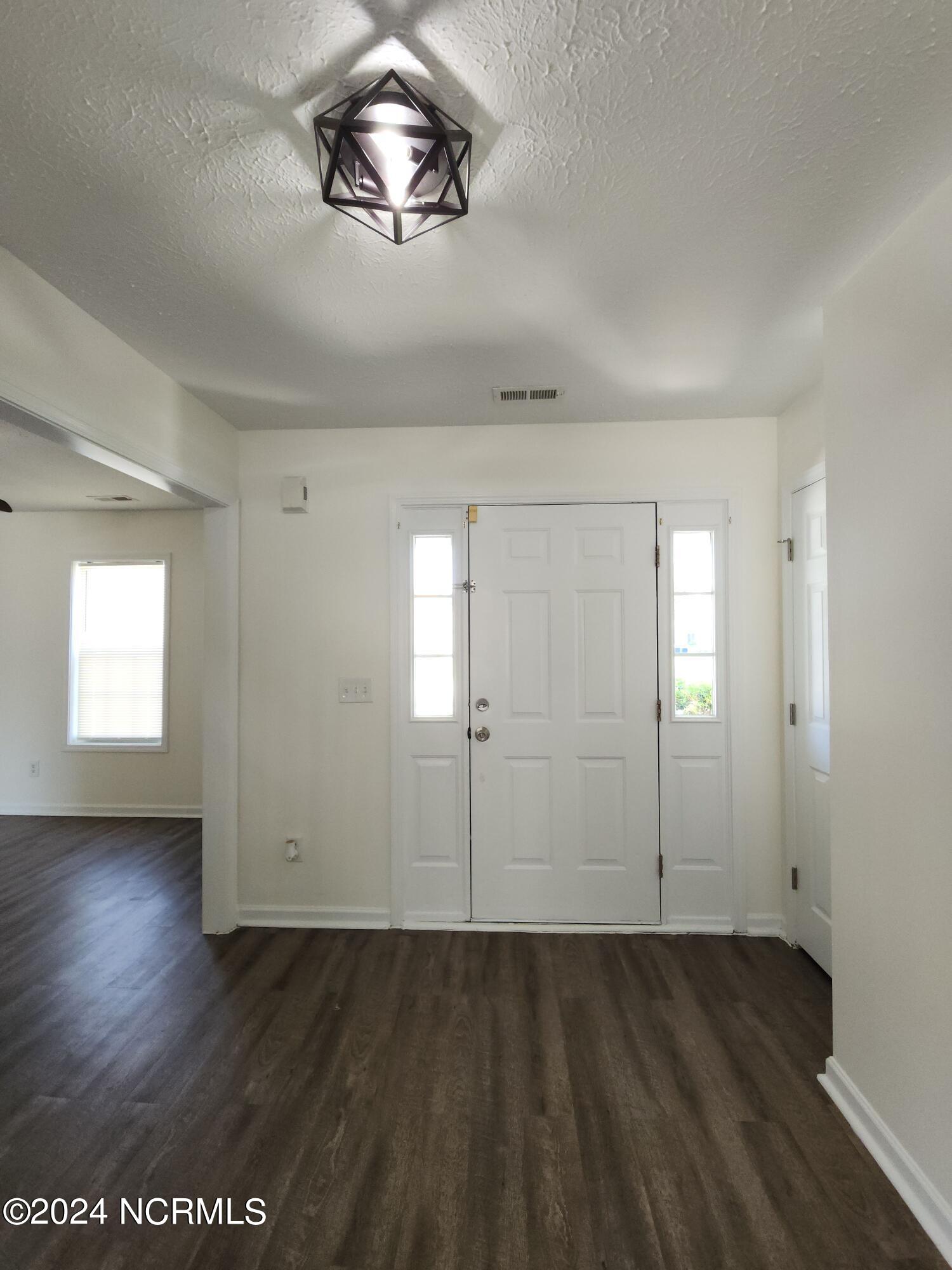 205 Ashcroft Drive Property Photo 6