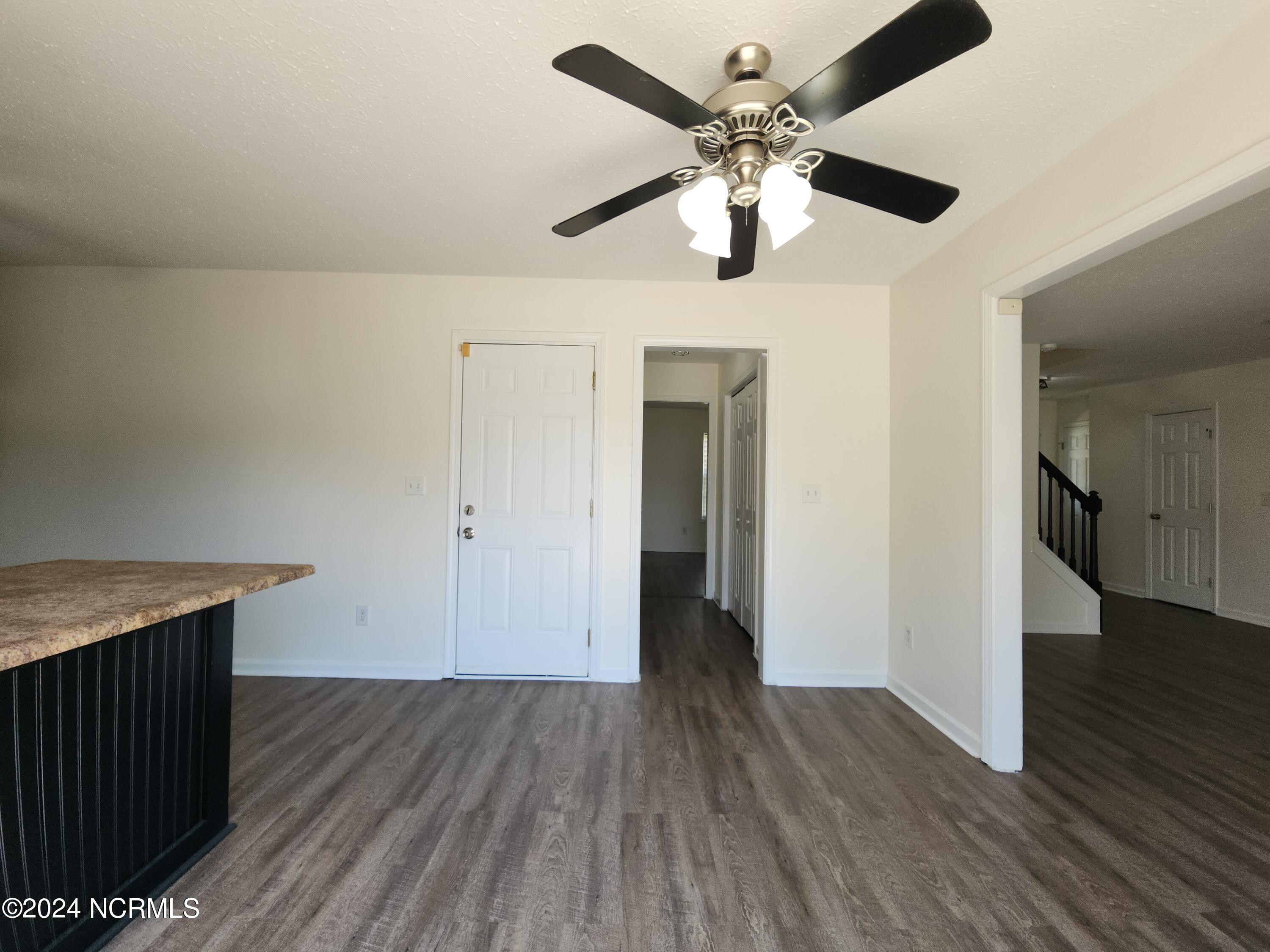 205 Ashcroft Drive Property Photo 14