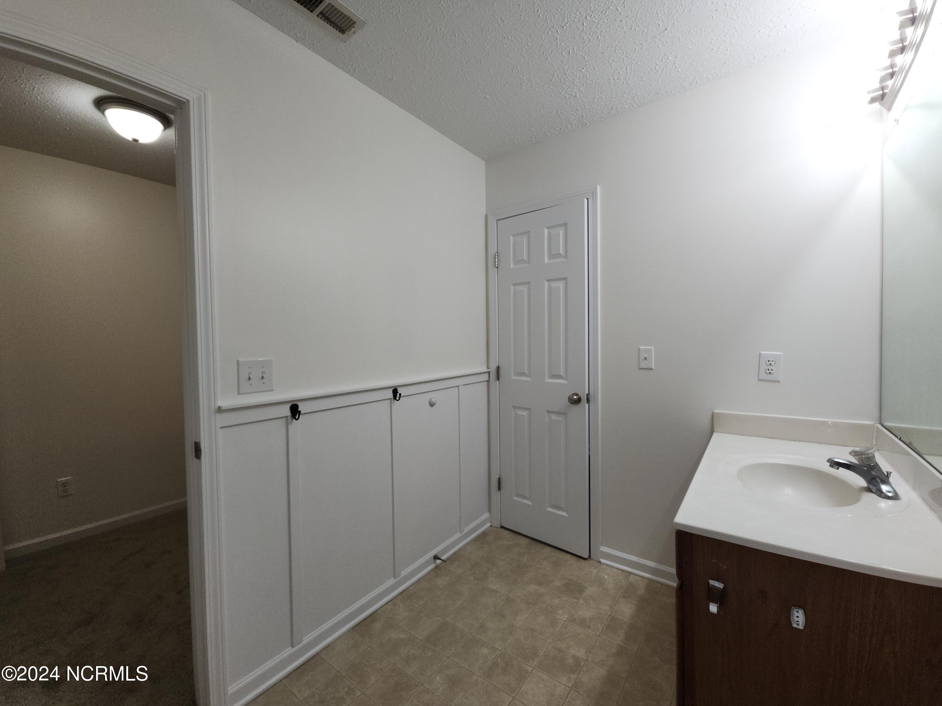 205 Ashcroft Drive Property Photo 32