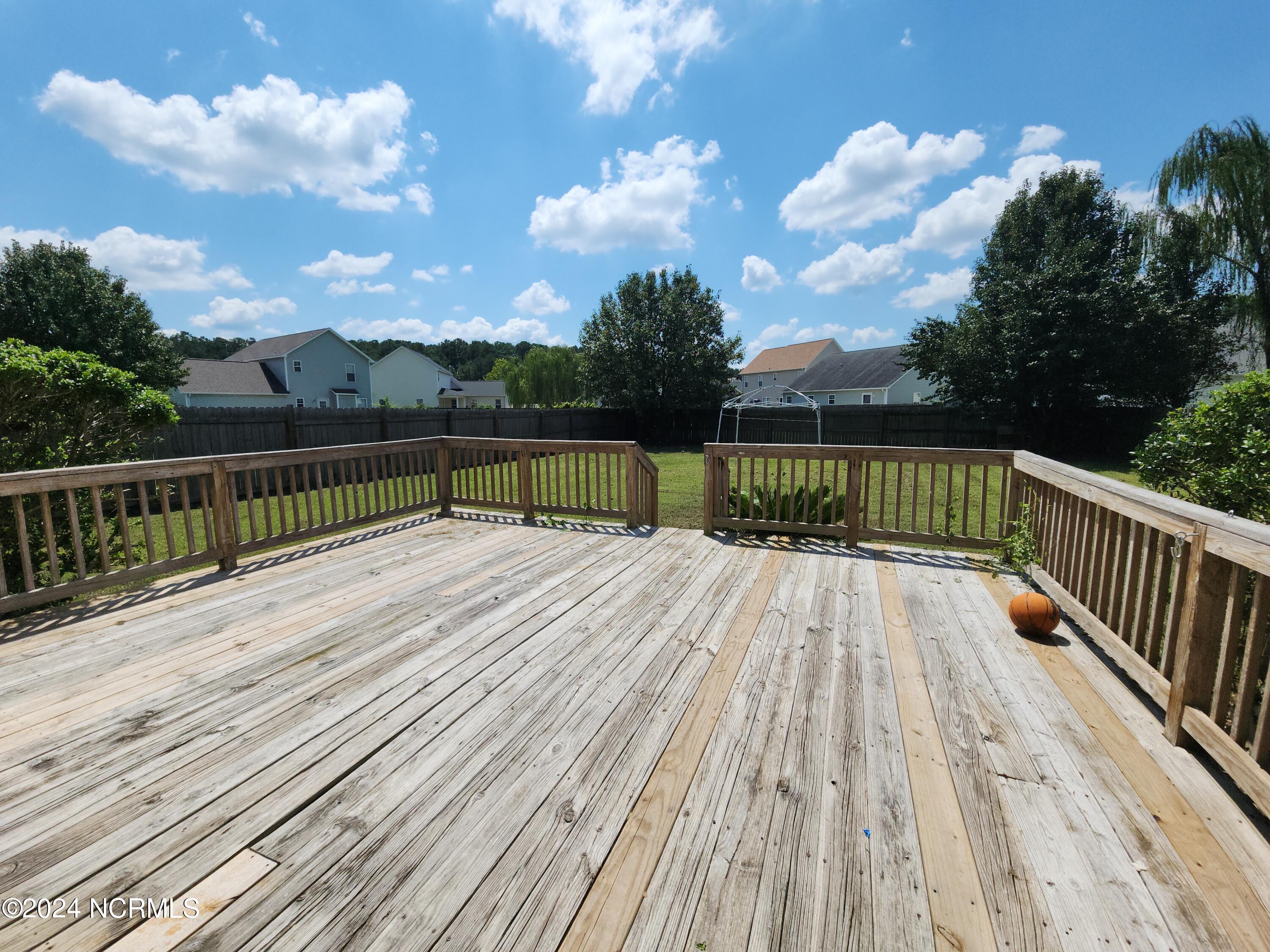 205 Ashcroft Drive Property Photo 37