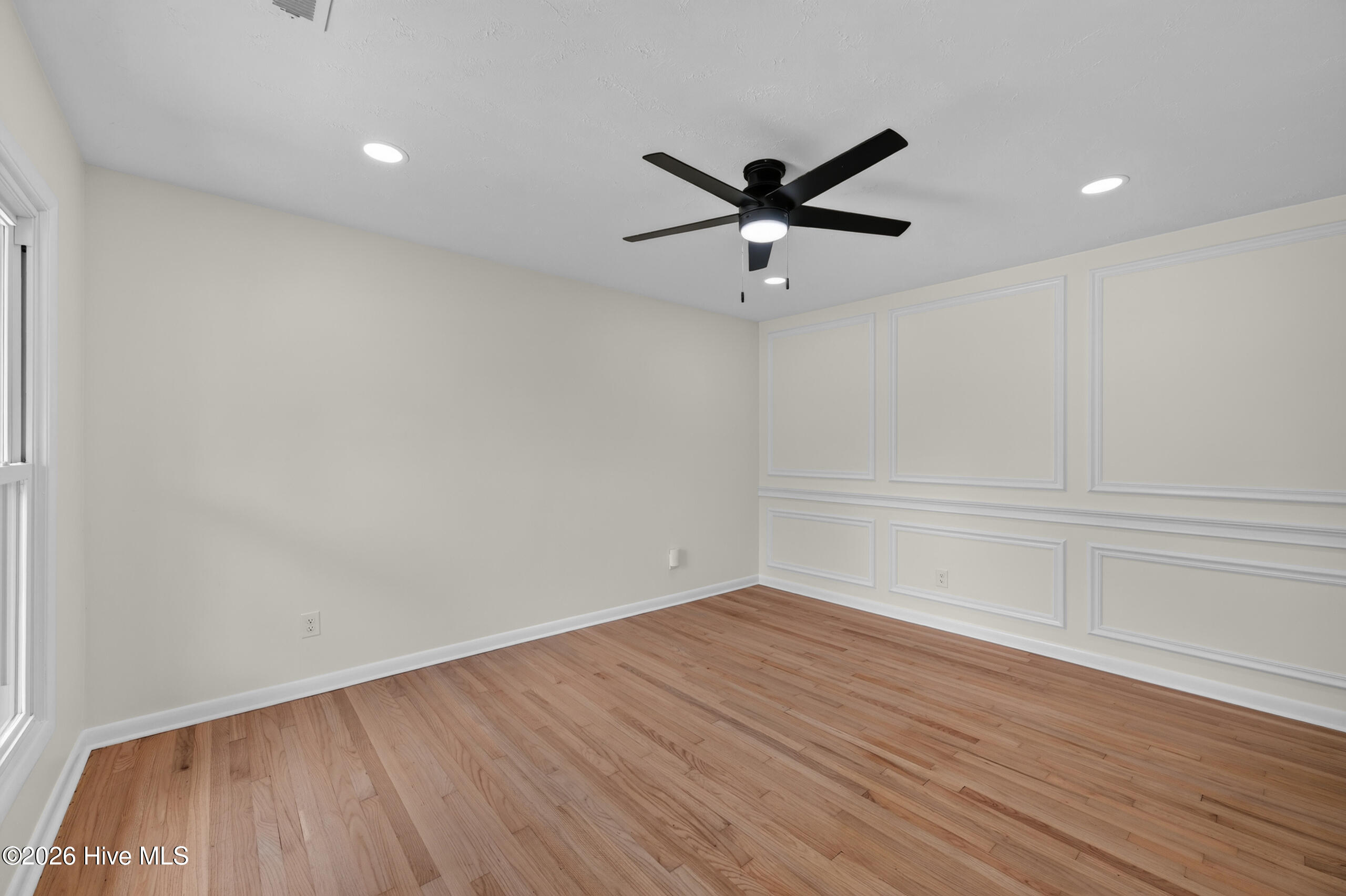 300 Walnut Drive Property Photo 4