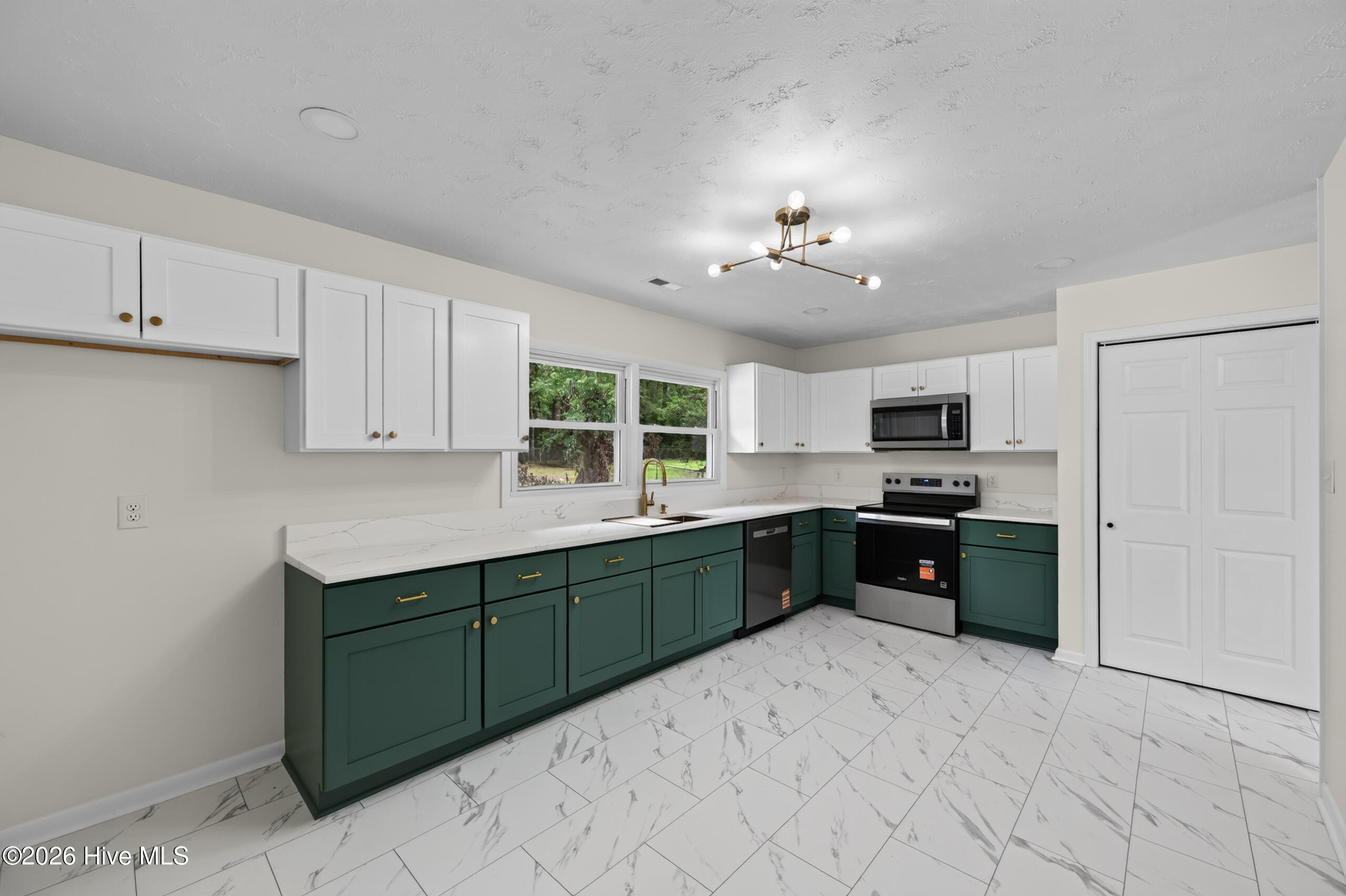 300 Walnut Drive Property Photo 11