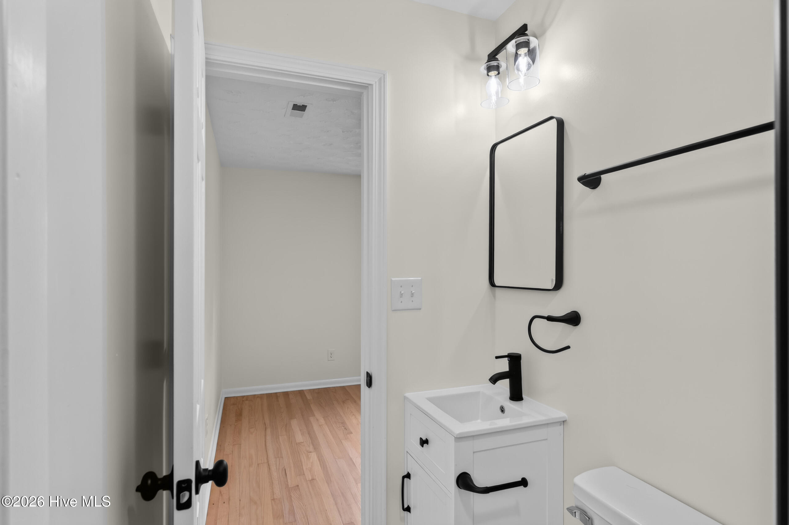 300 Walnut Drive Property Photo 22