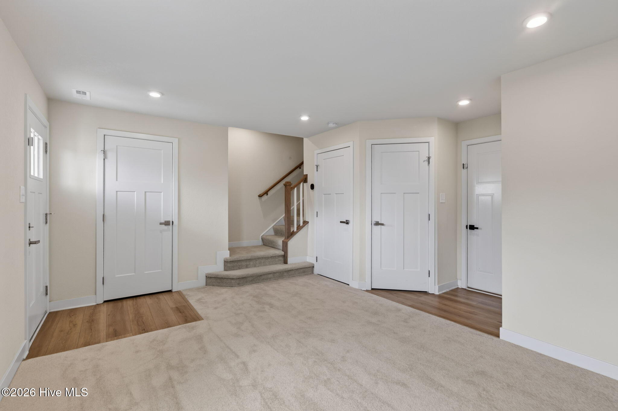 208 Fost Boulevard Property Photo 6