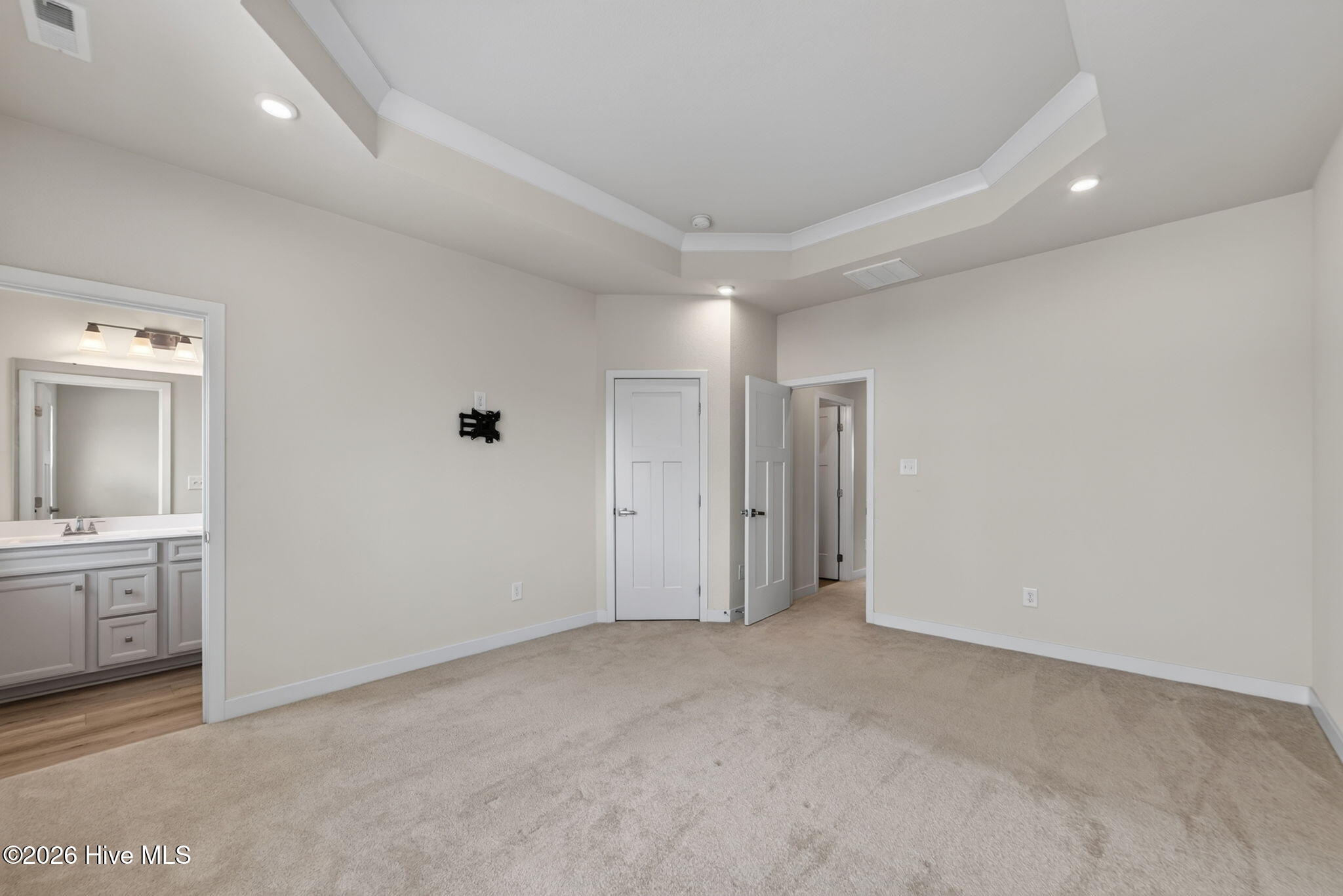 208 Fost Boulevard Property Photo 8